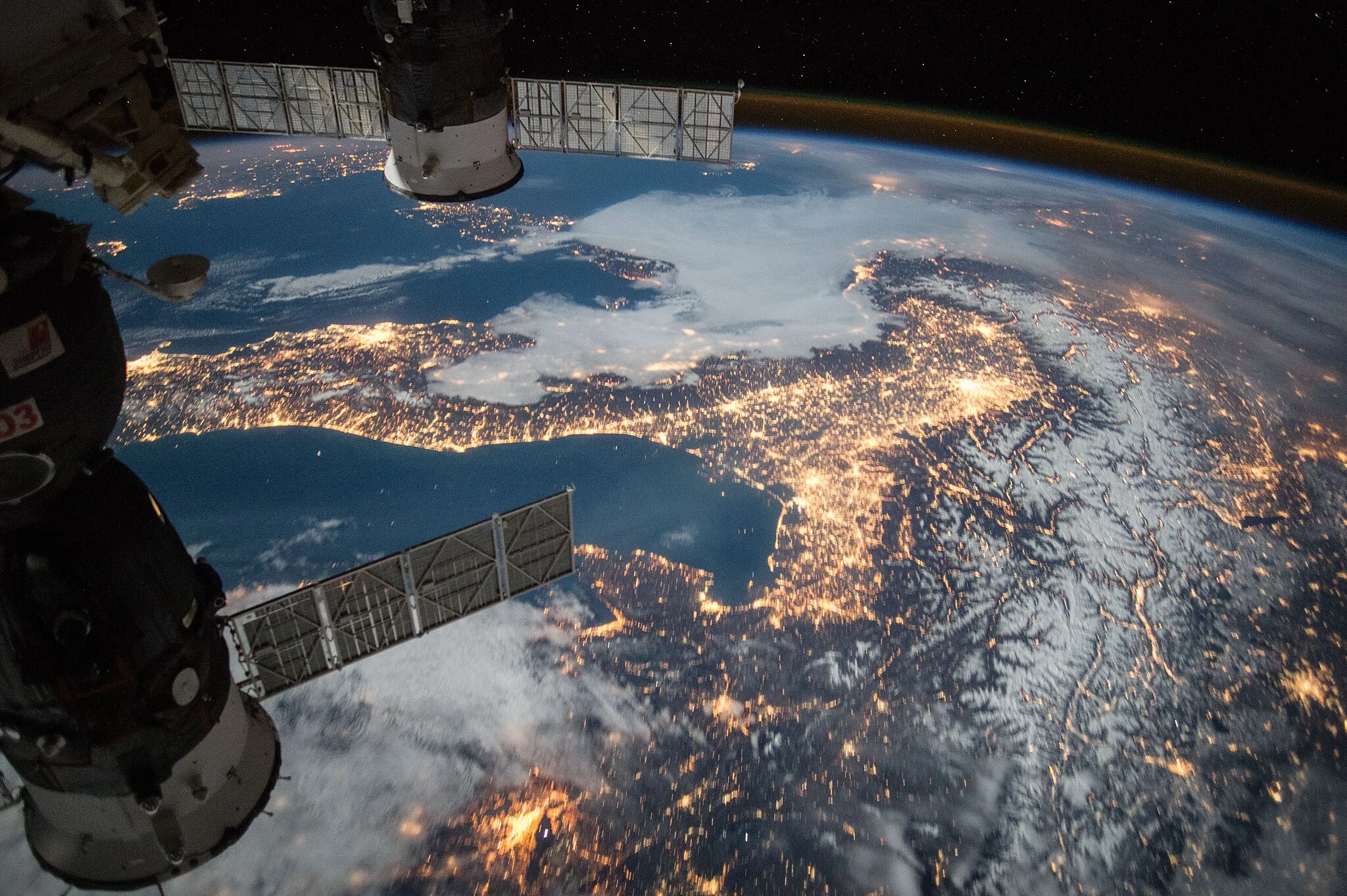 Photo showing: View of Earth taken during ISS Expedition 46.