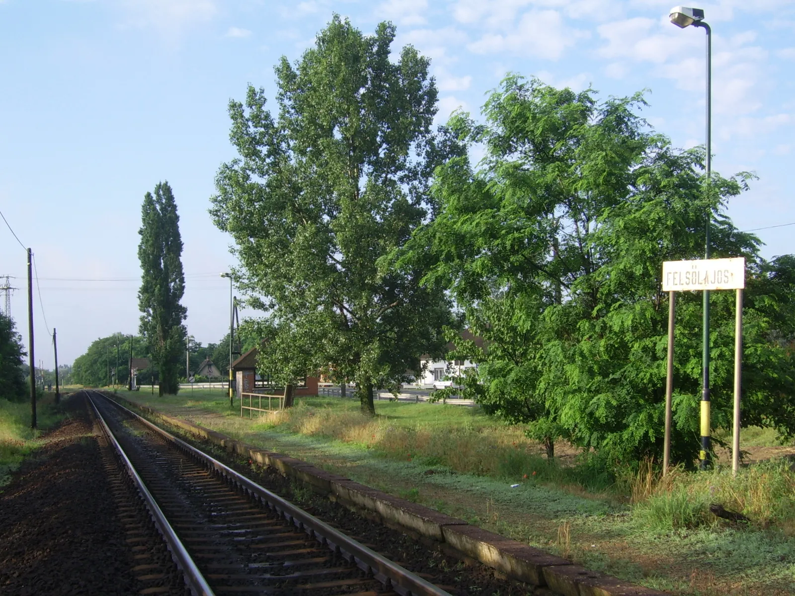 Photo showing: Felsőlajos train stop, Felsőlajos, Hungary