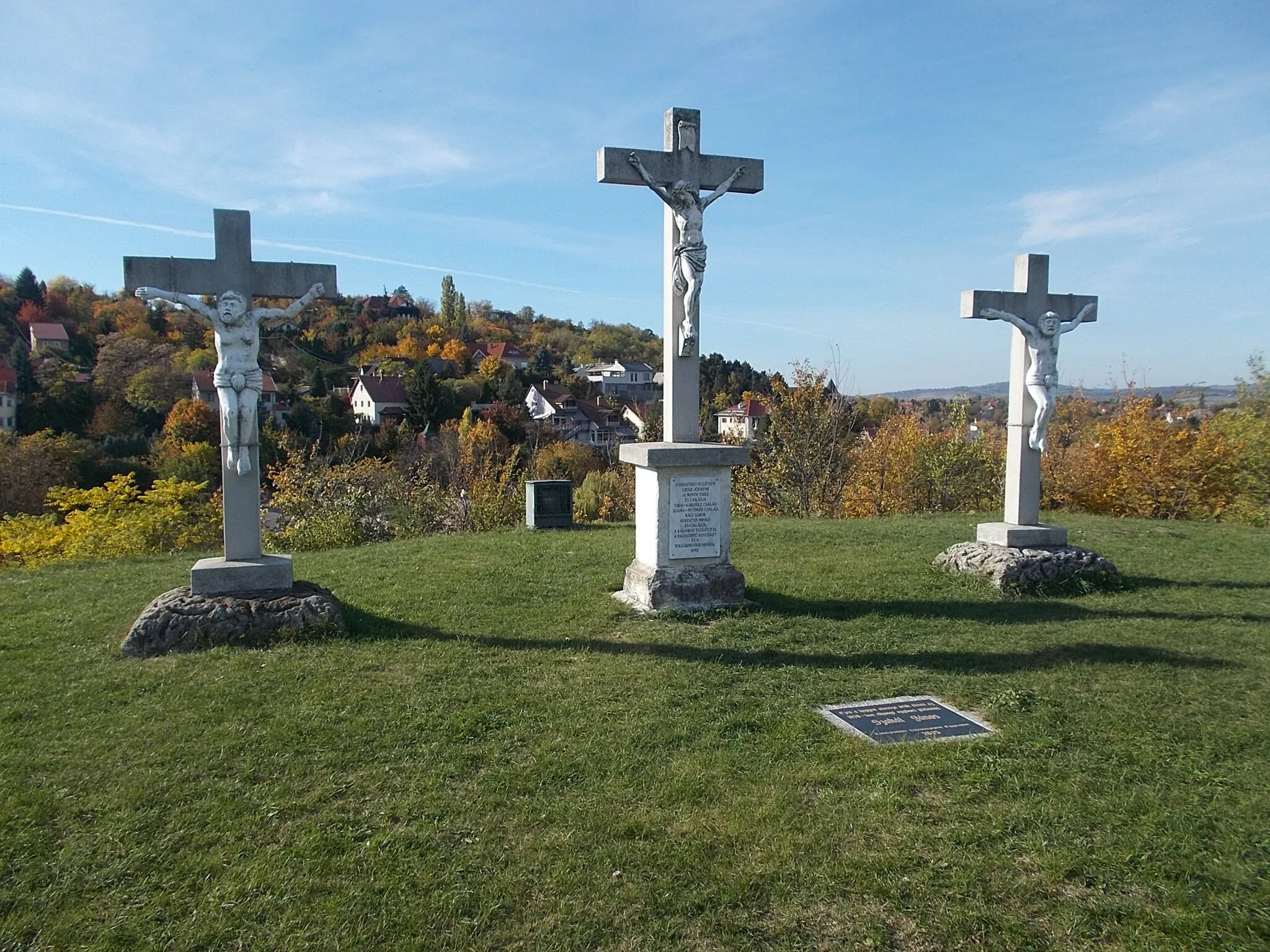 Photo showing: : Calvary on Calvary hill, Törökbálint, Pest County, Hungary.