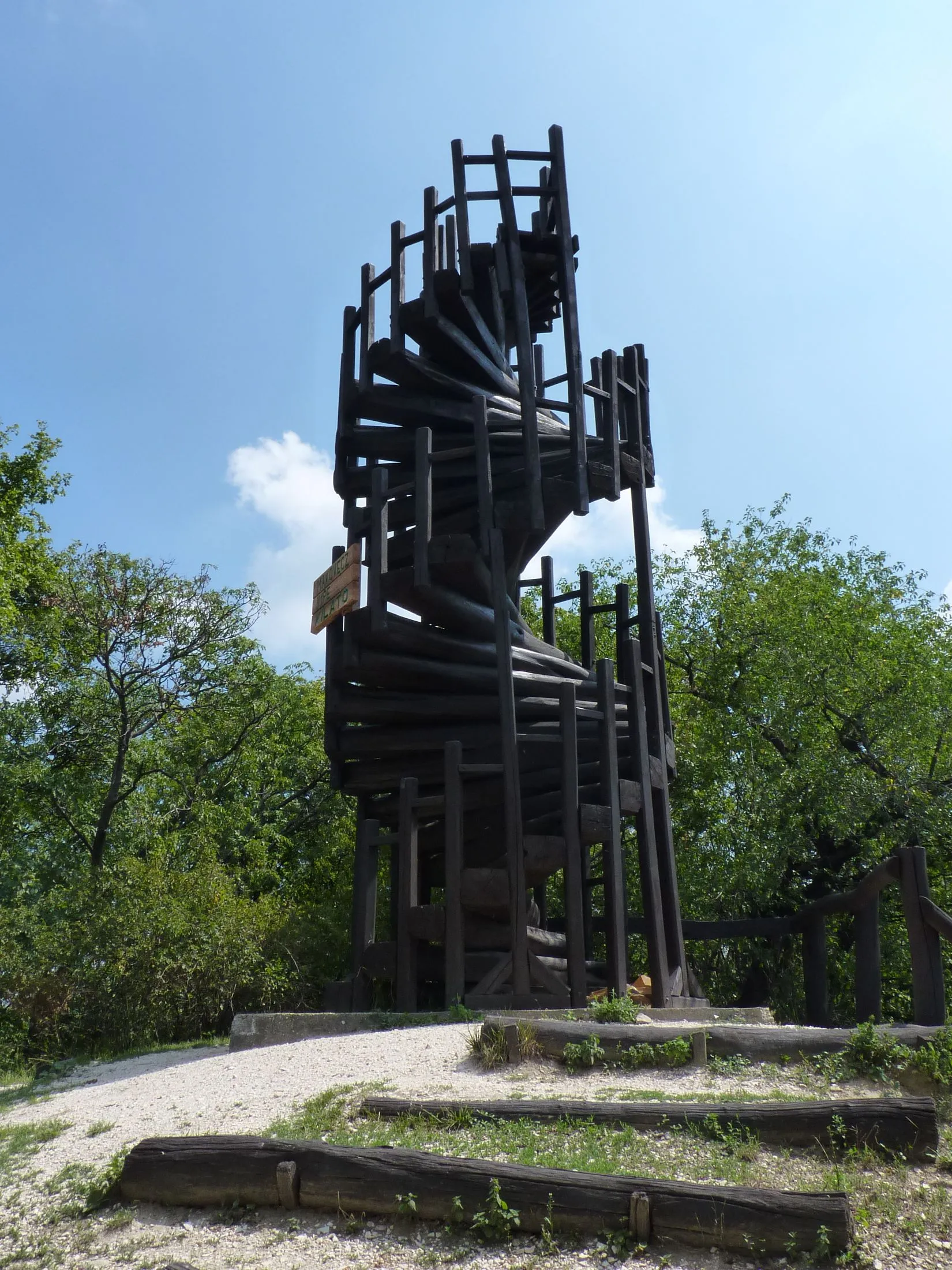 Photo showing: Imre Makovecz observation tower, Kis-Hárs Hill