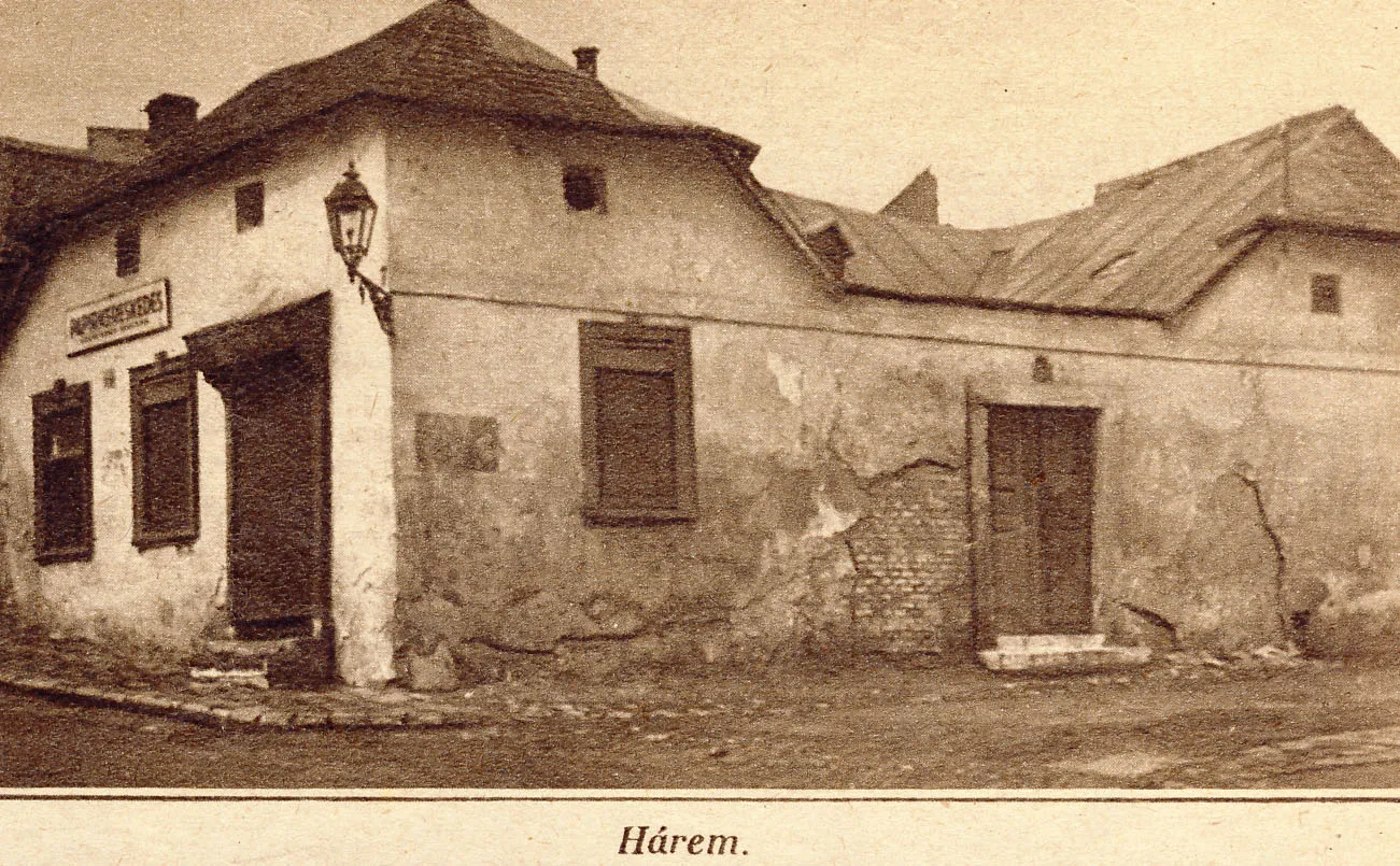 Photo showing: Budapest, Tabán, a Hárem.