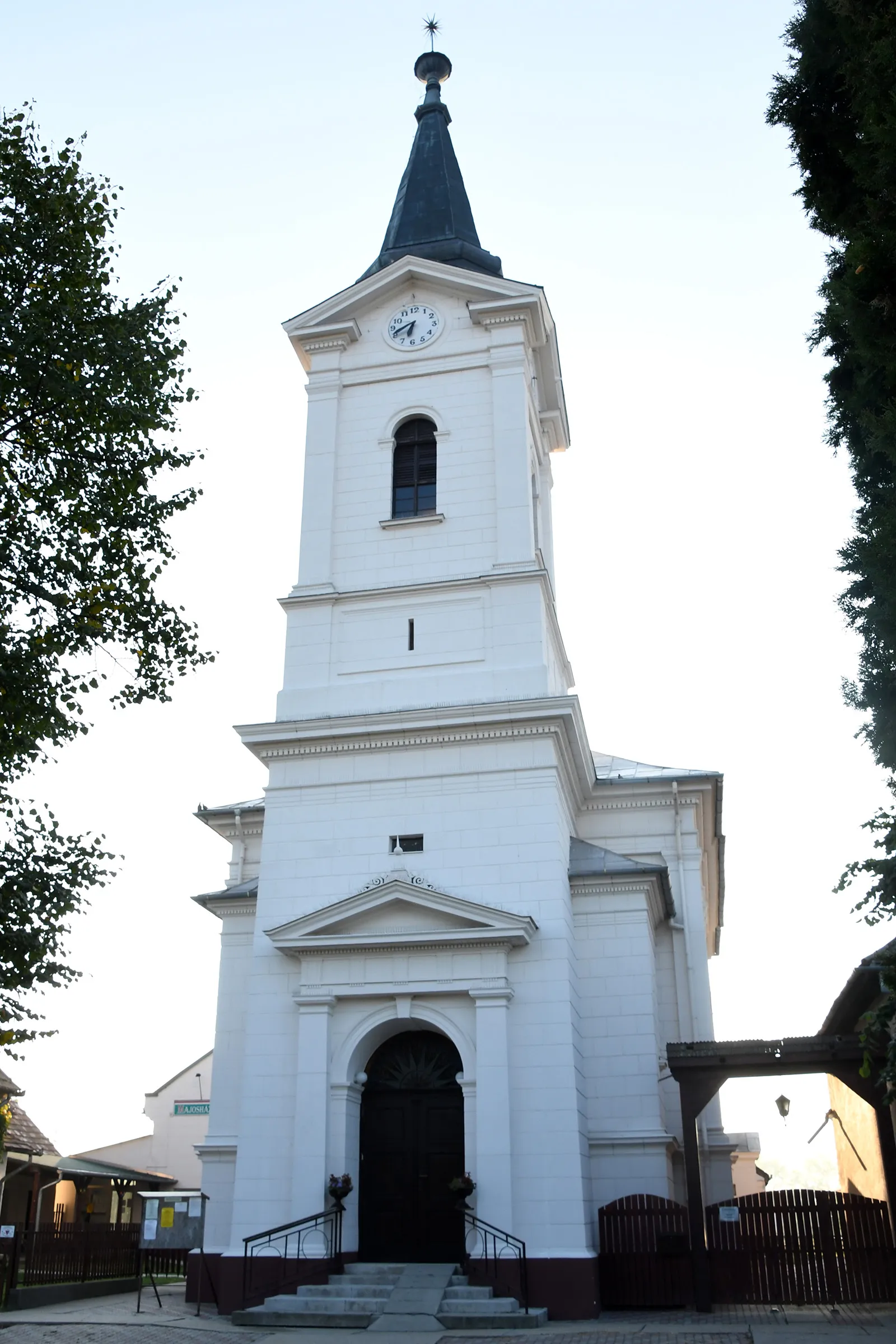 Photo showing: Calvinist church in Majosháza, Hungary