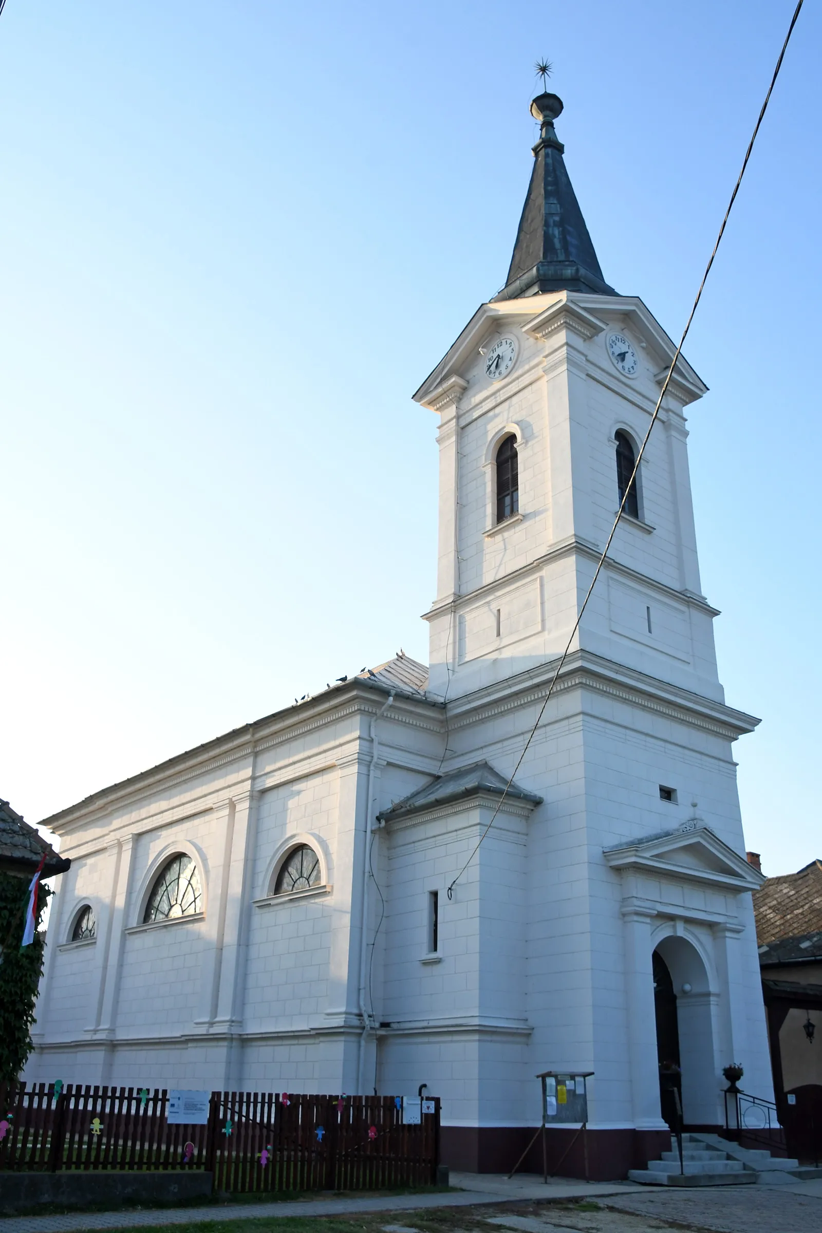 Photo showing: Calvinist church in Majosháza, Hungary