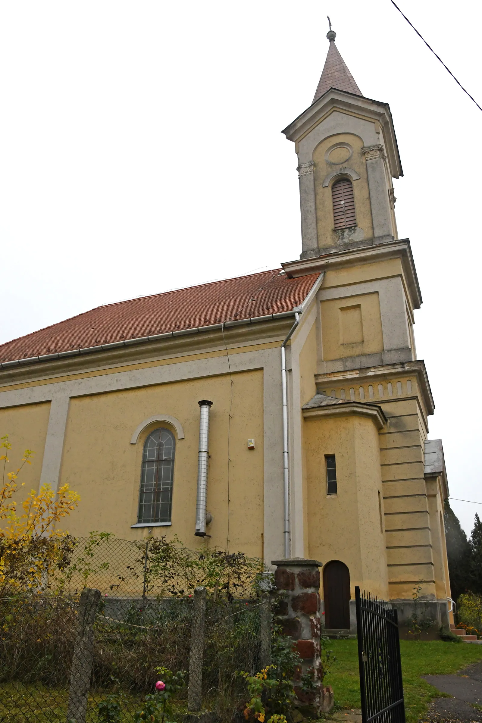 Photo showing: Roman Catholic church in Zagyvaszentjakab, Szurdokpüspöki, Hungary