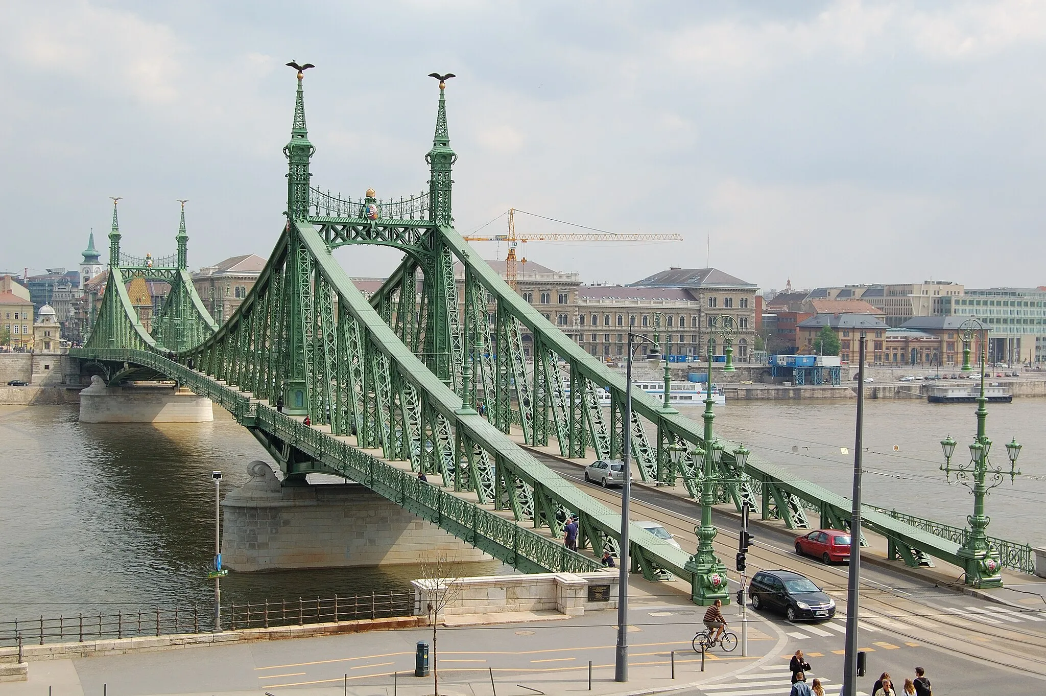 Photo showing: Szabadság Bridge in Budapest.