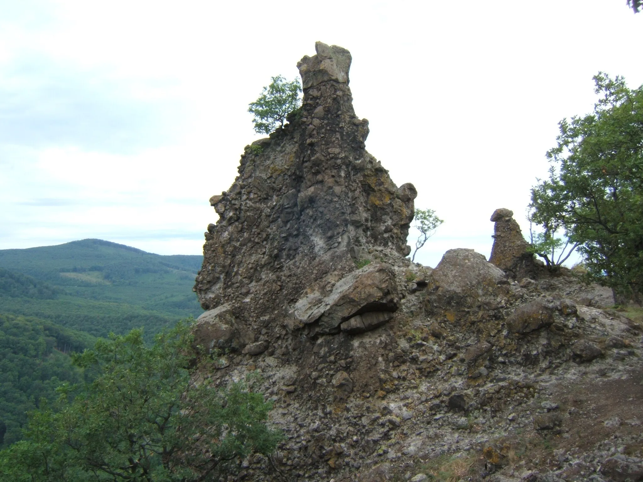 Photo showing: Vadálló-kövek 2