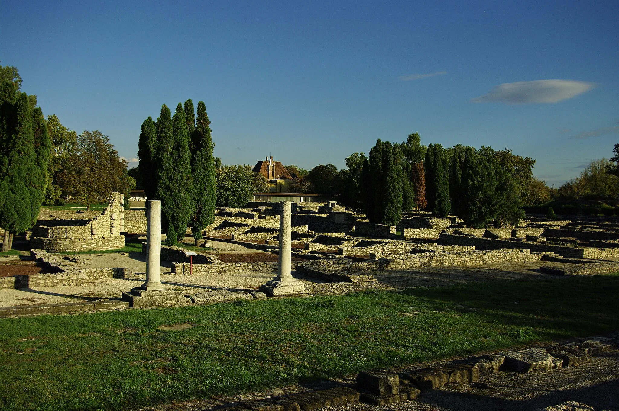 Photo showing: Ruins of a Roman city