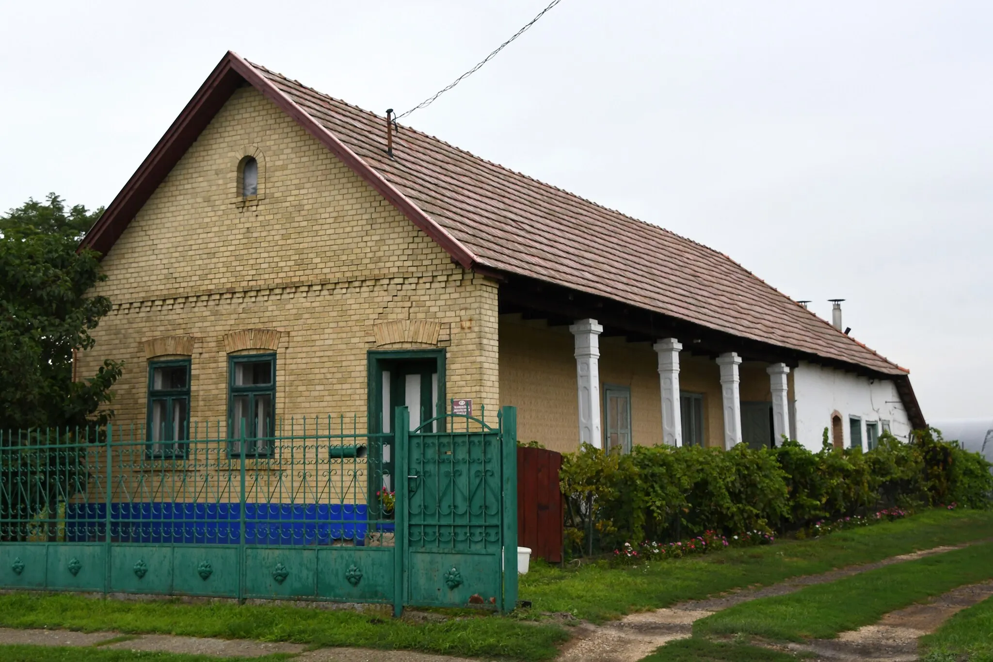 Photo showing: Traditional dwelling-house in Boldog, Hungary
