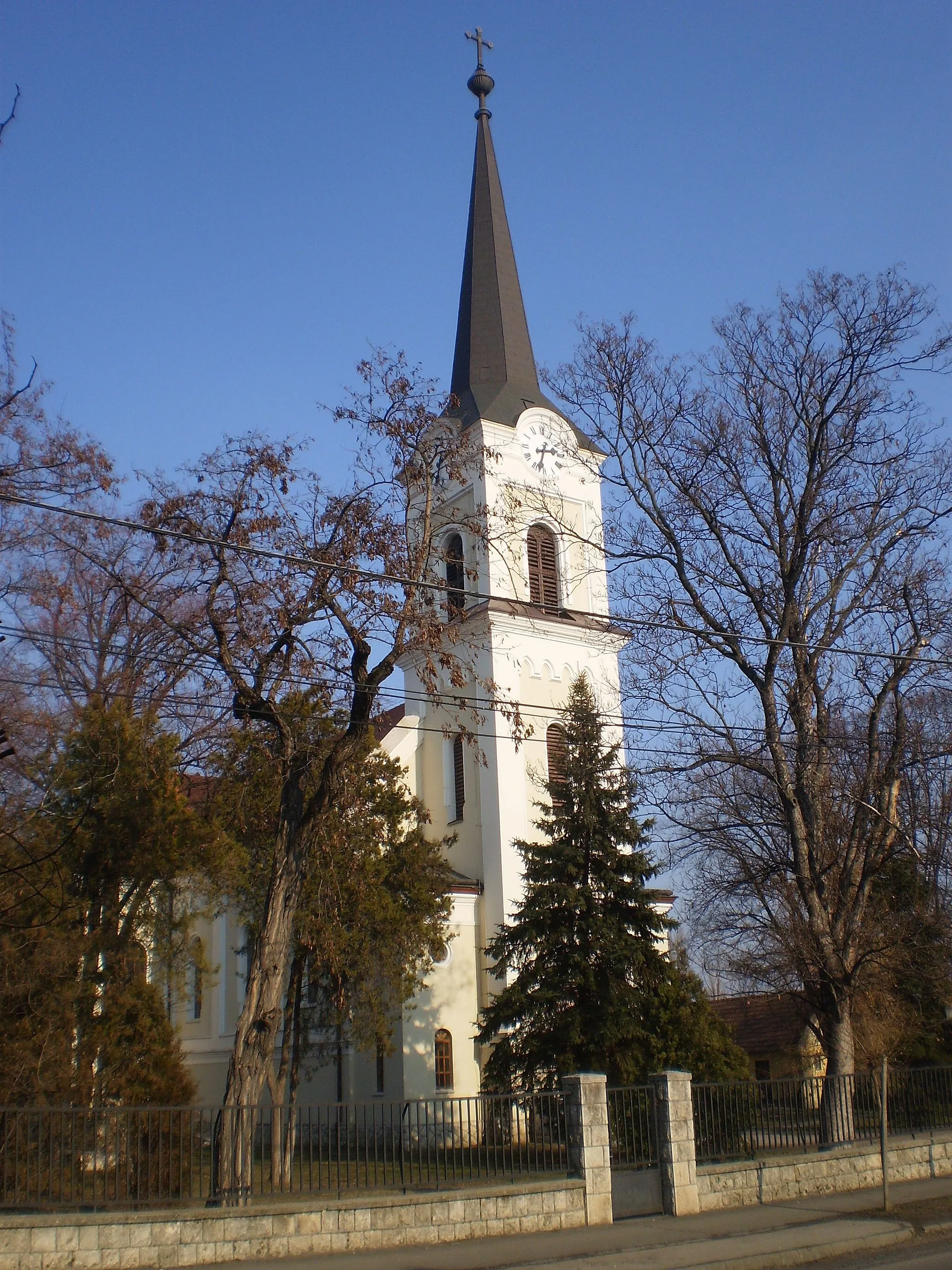 Photo showing: Katholic church, Budakalász, Hungary