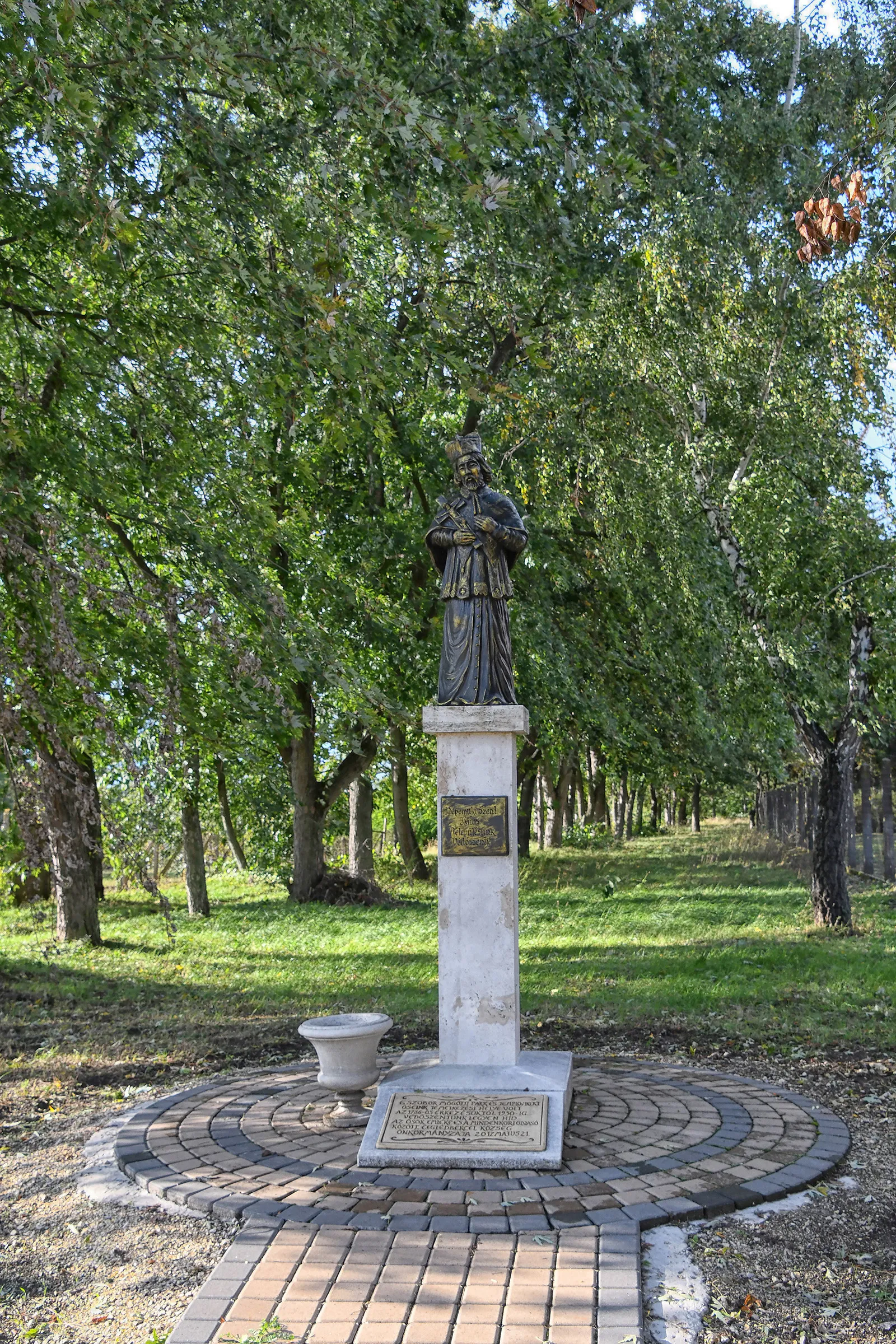 Photo showing: Statue of John of Nepomuk (Ceglédbercel, former cemetery)