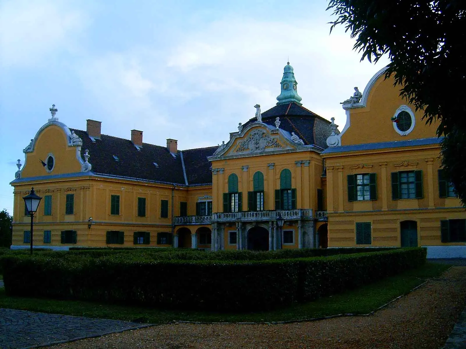 Photo showing: Schloss Nagytétény im 22. Bezirk. Schloss Nagytétény in Budapest.