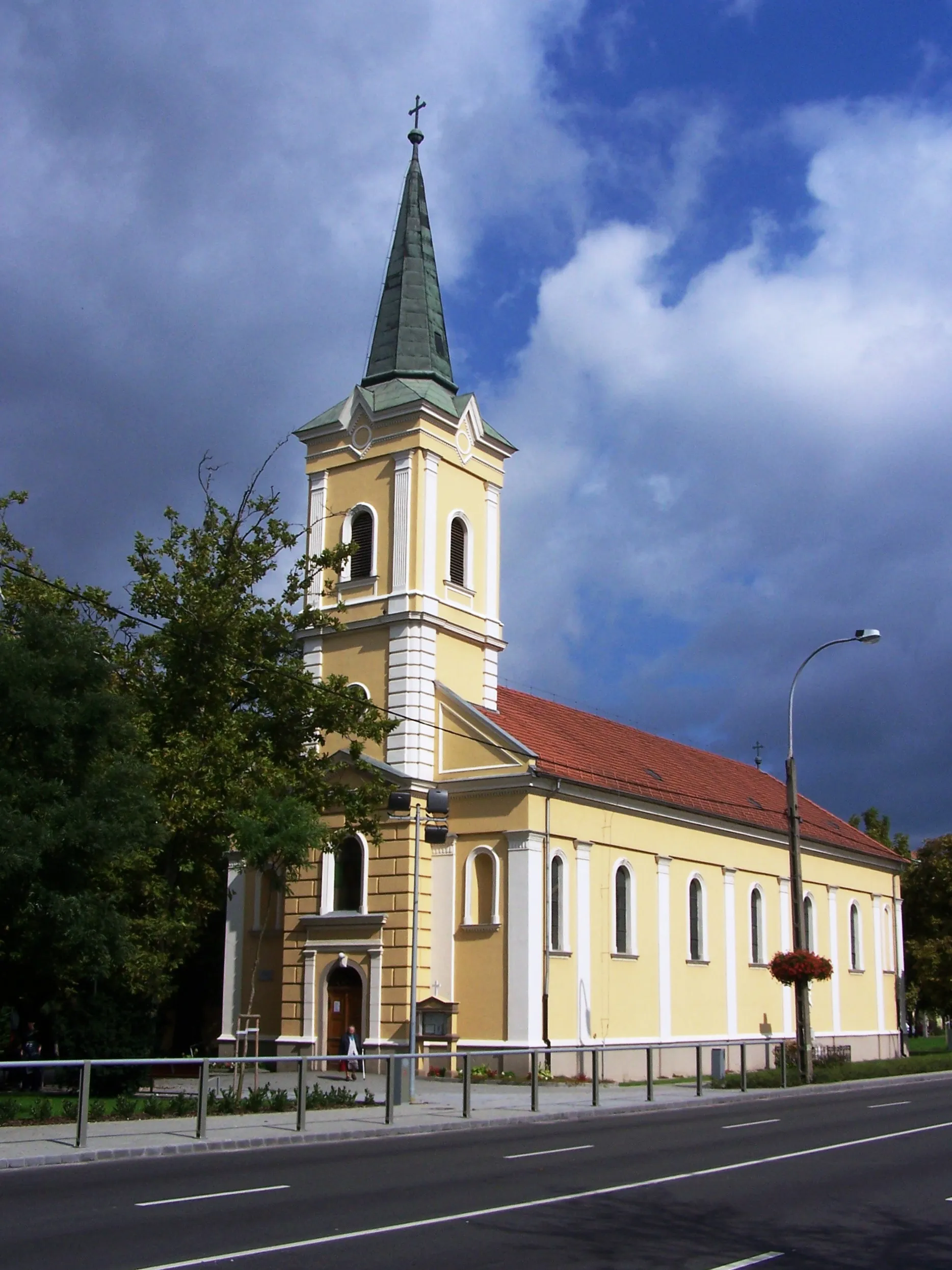 Photo showing: Szent Kereszt felmagasztalása római katolikus templom (Budapest 17, Pesti út)