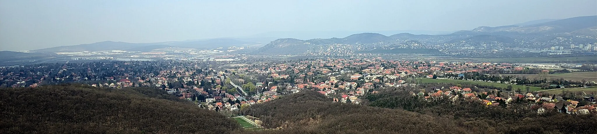 Photo showing: Törökbálint panoramic view from Anna-hegy lookout