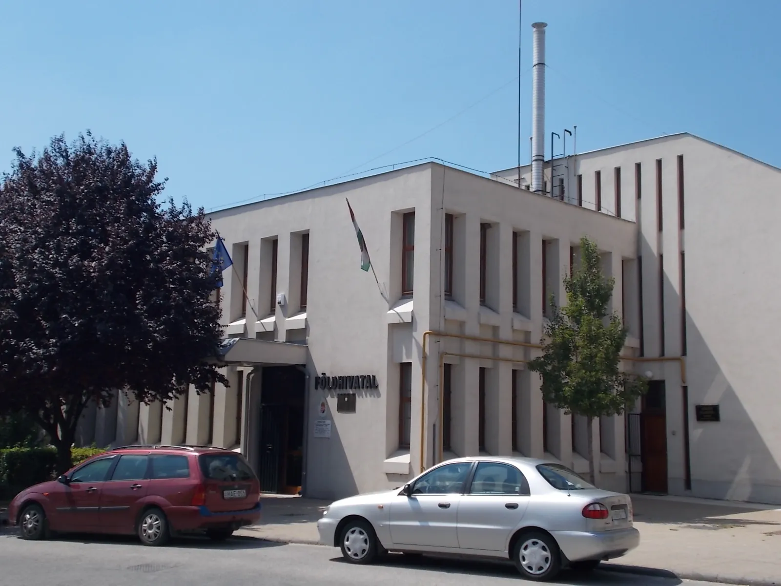 Photo showing: : Land Registry. - Bartók Béla Street, Alsó-Dabas quarter, Dabas, Pest County, Hungary.