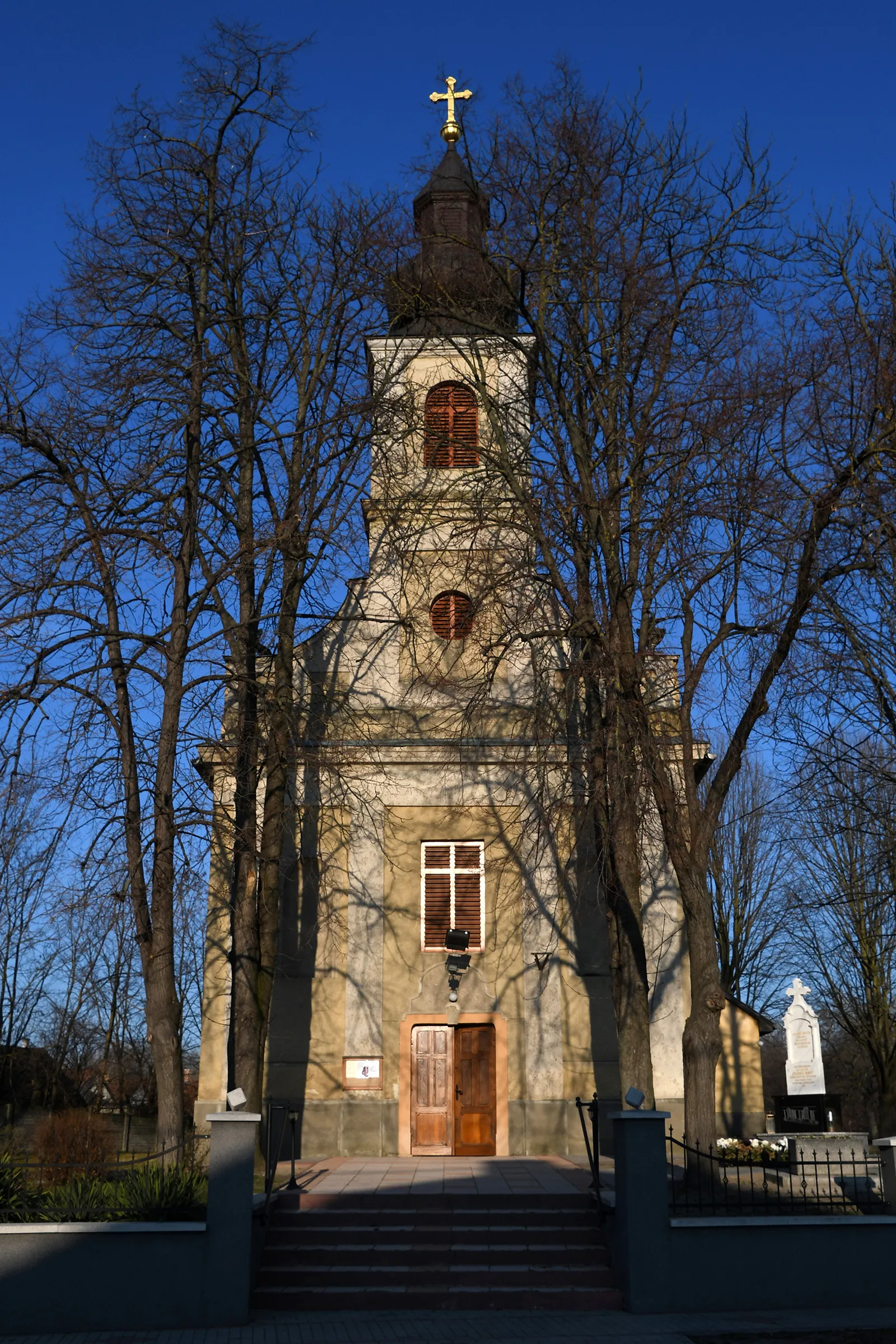 Photo showing: Roman Catholic church in Szigetbecse, Hungary