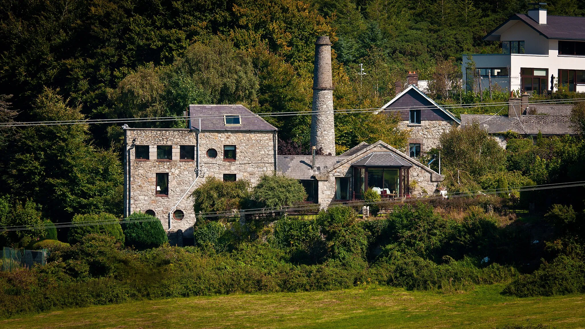 Photo showing: Buildings of the former leadworks at Ballycorus, County Dublin including a shot tower built in 1857