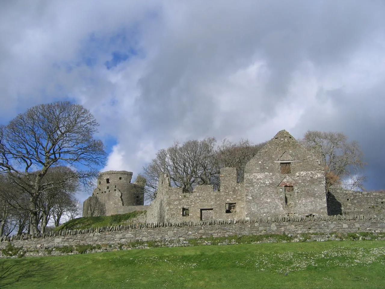 Photo showing: Dundrum Castle