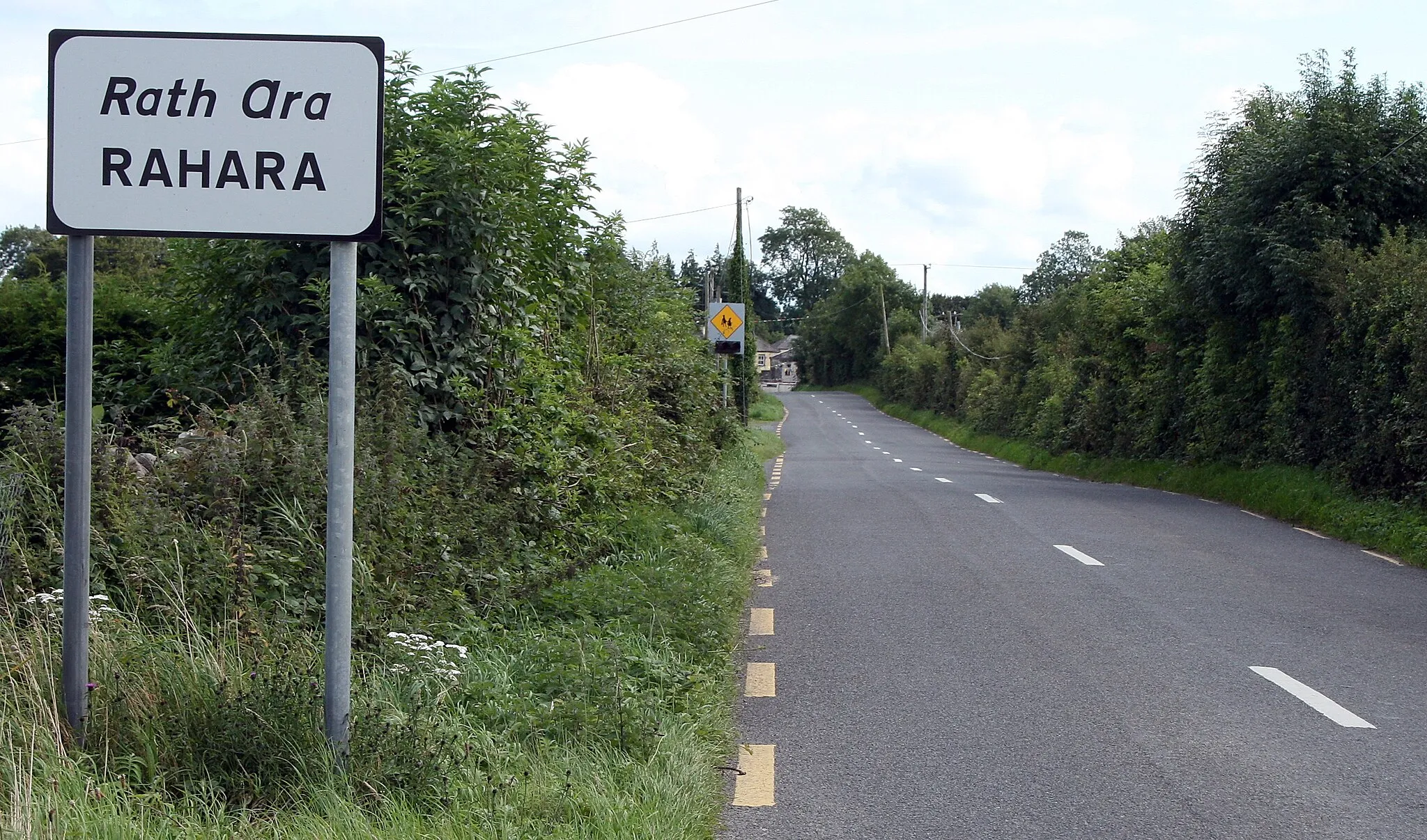 Photo showing: Village of Rahara on the R362 in County Roscommon