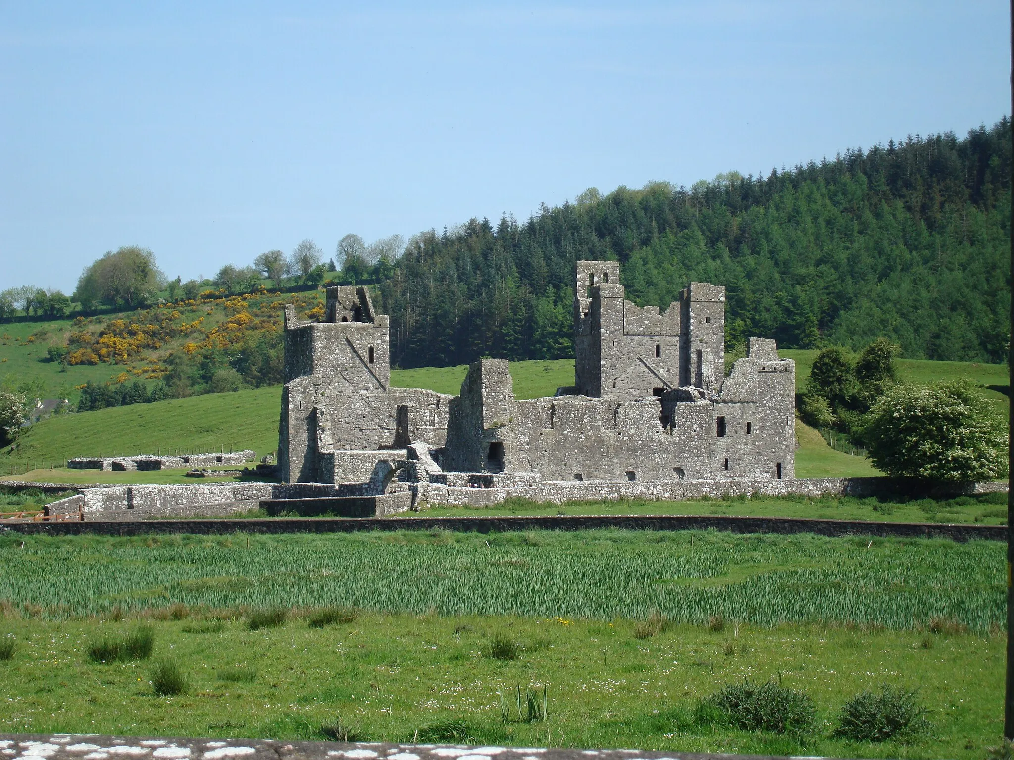 Photo showing: Photograph of tbe remains of Fore Abbey, Co Westmeath, Republic of Ireland