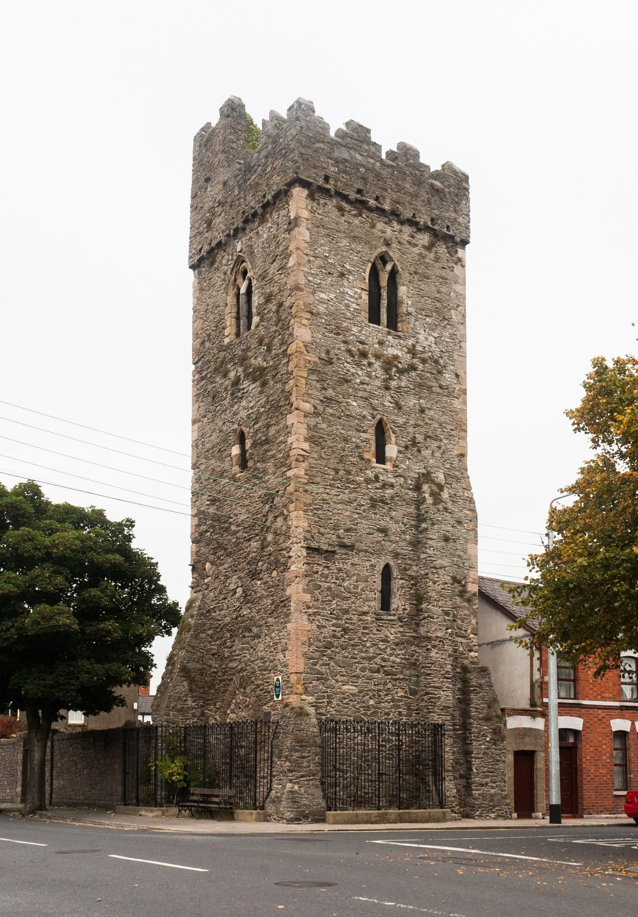 Photo showing: Bell tower of the medieval Franciscan friary, also called “Seatown Tower”, probably not built earlier than in the second half of the 14th century.