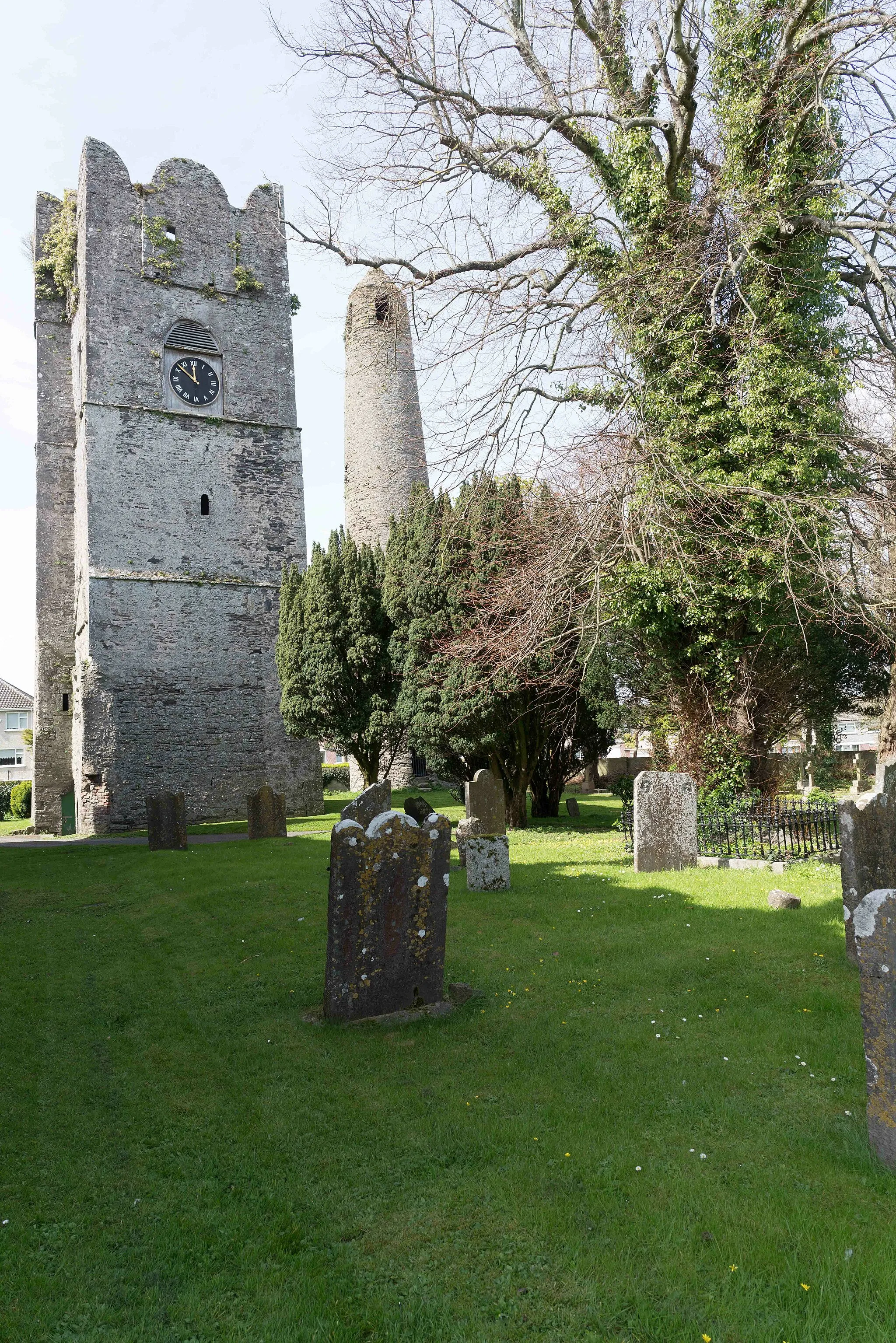 Photo showing: St. Columba's Church and grounds in Swords, Dublin, Ireland