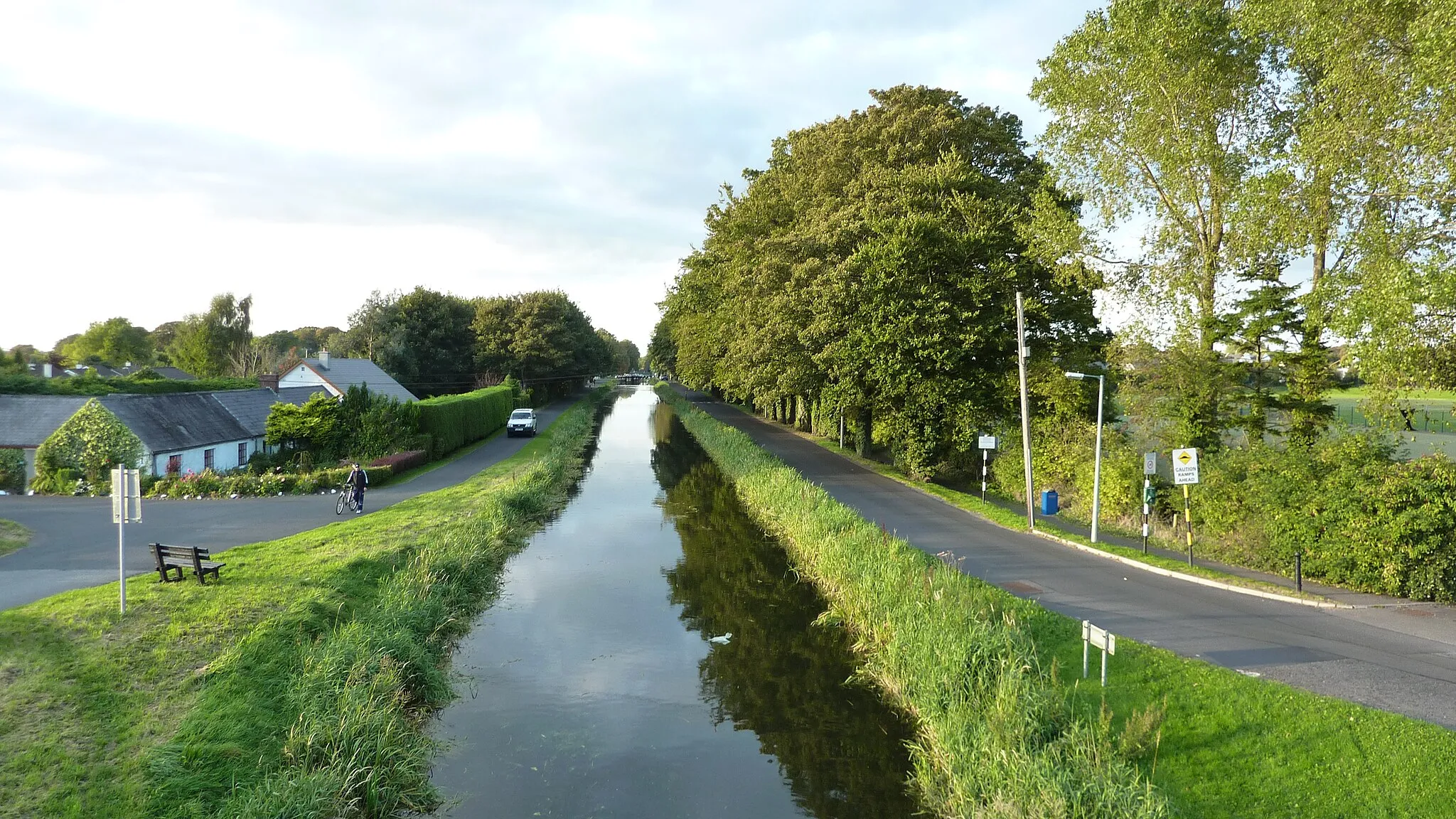 Photo showing: A view looking north of the canal at Naas, County Kildare, Ireland taken from Abbey Bridge