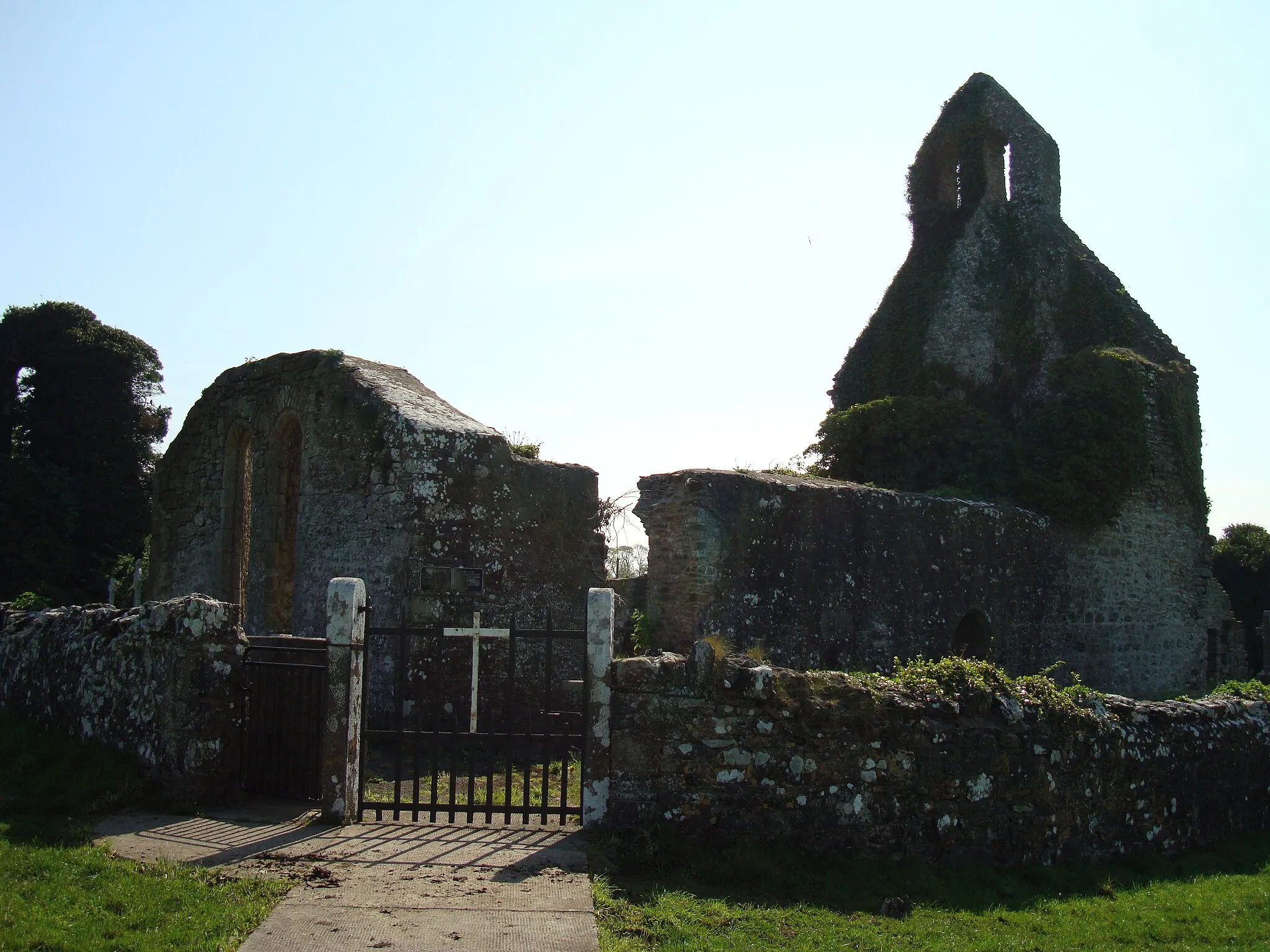 Photo showing: Photograph of Abbeyshrule Abbey, Co. Longford, Republic of Ireland