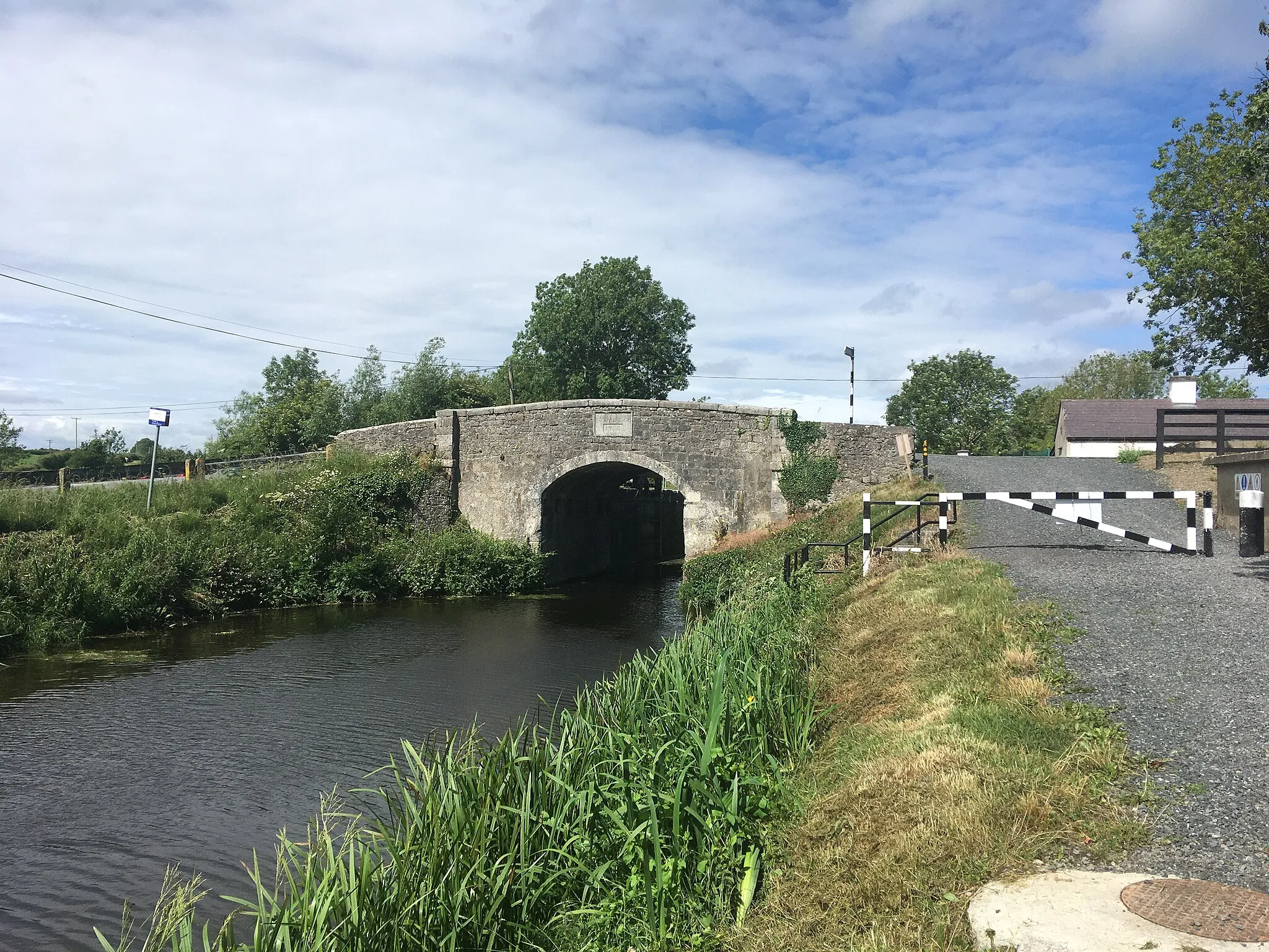 Photo showing: County Kildare, Digby Bridge and Lock.