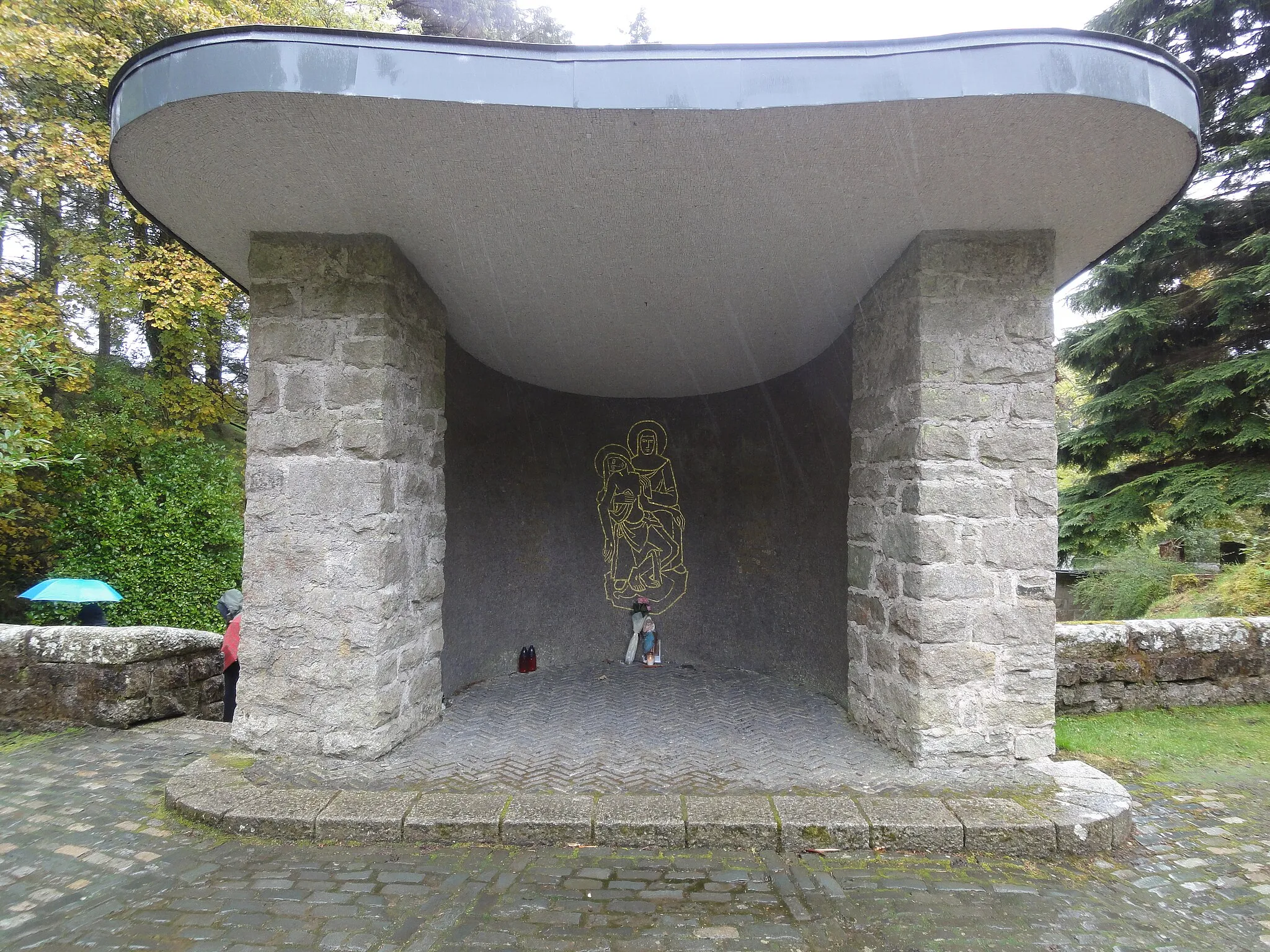 Photo showing: Soldatenfriedhof Glencree - Die Trauerhalle