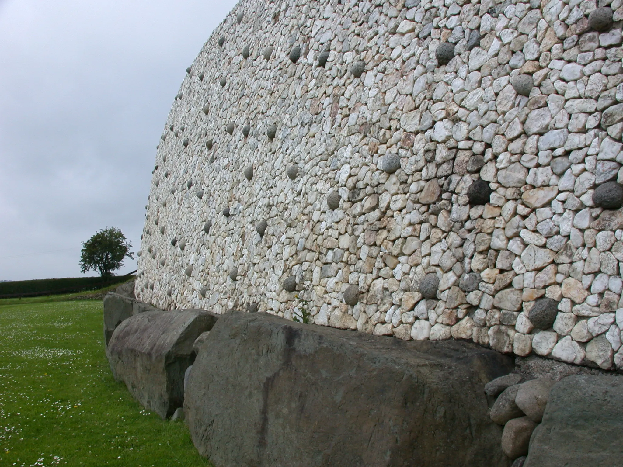 Photo showing: Newgrange