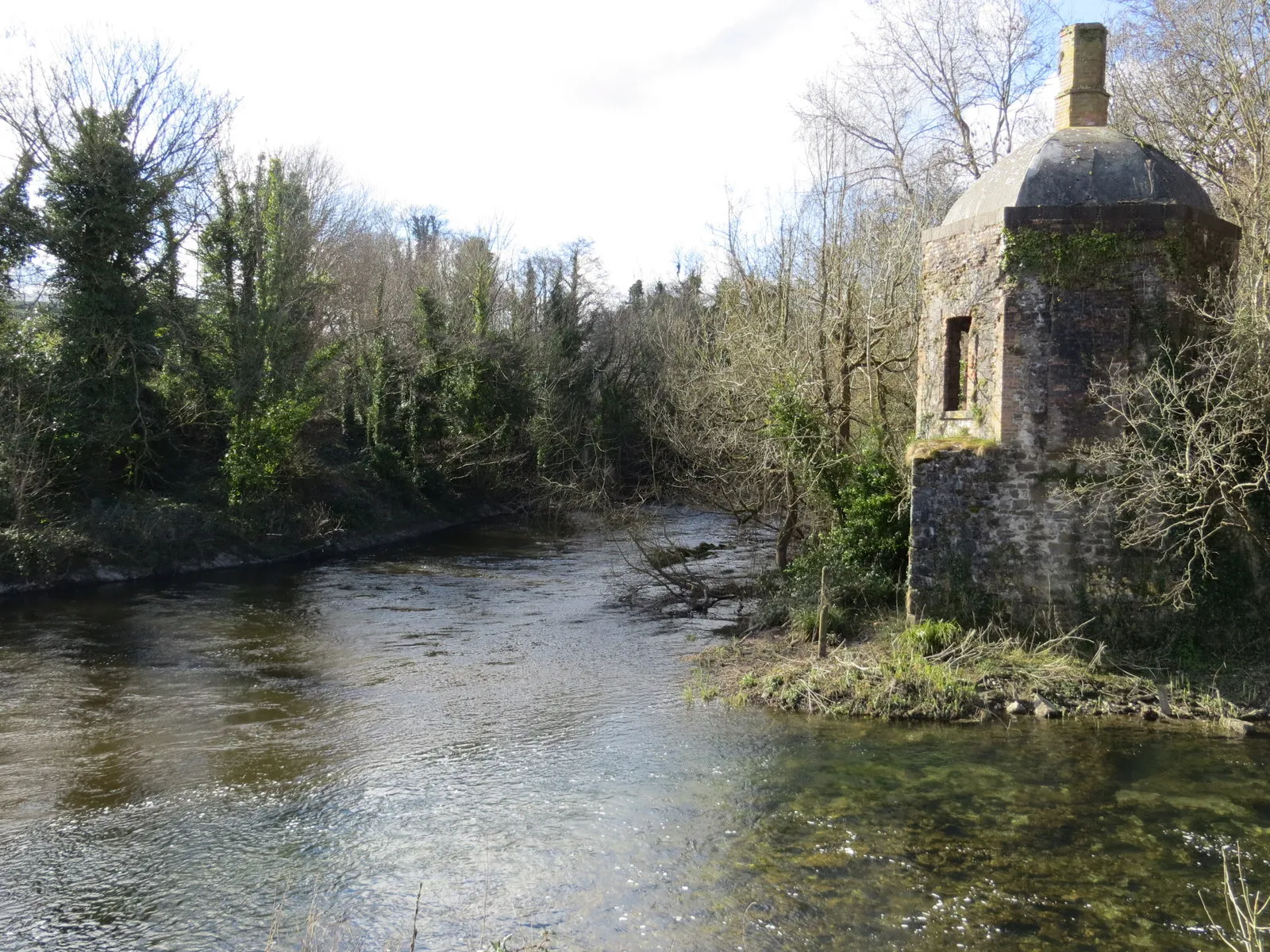 Photo showing: Confluence of Rye Water with River Liffey, western Leixlip