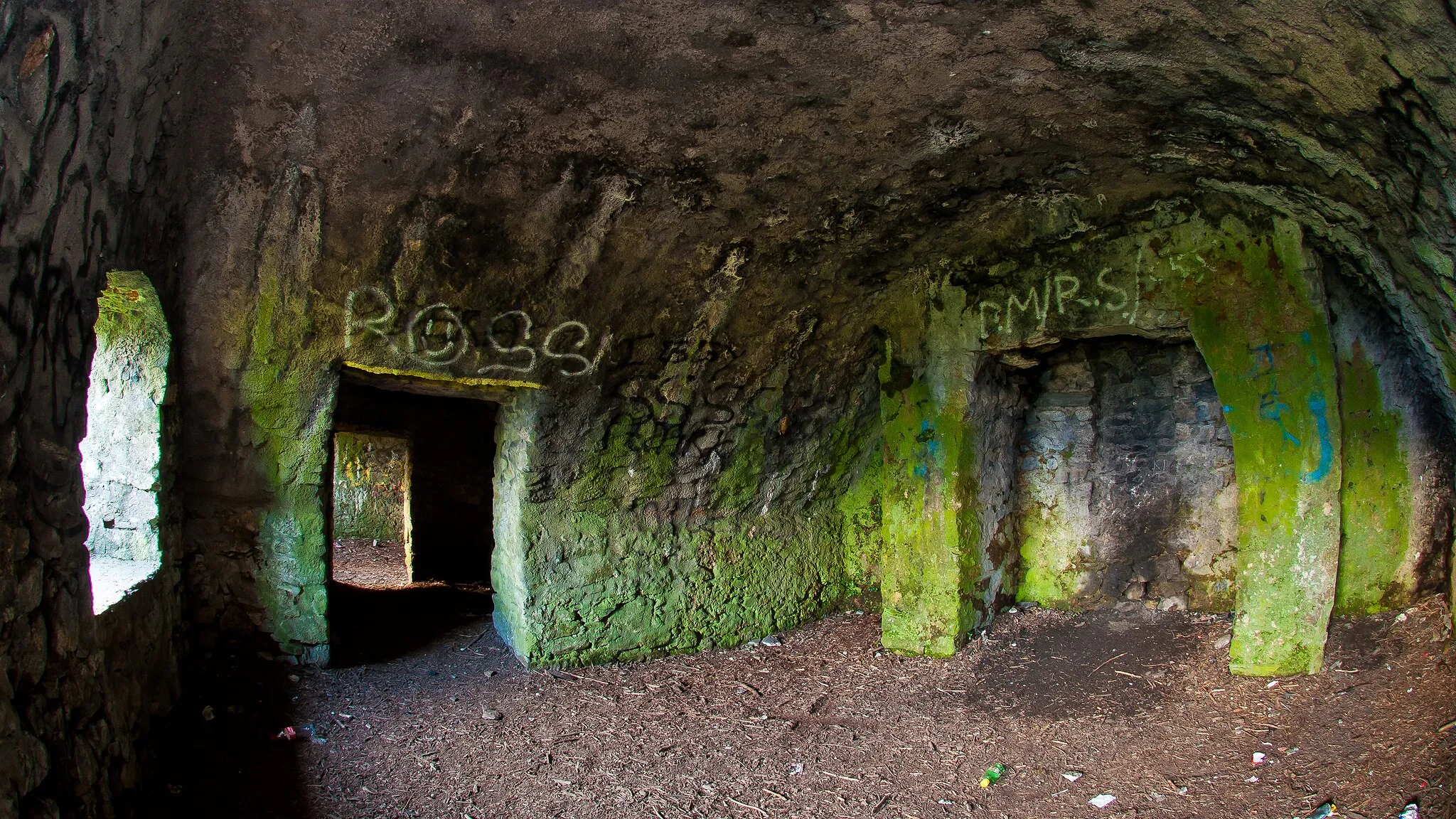 Photo showing: Fisheye image of the kitchen on the lower floor of the Hell Fire Club on Montpelier Hill, Dublin, Ireland