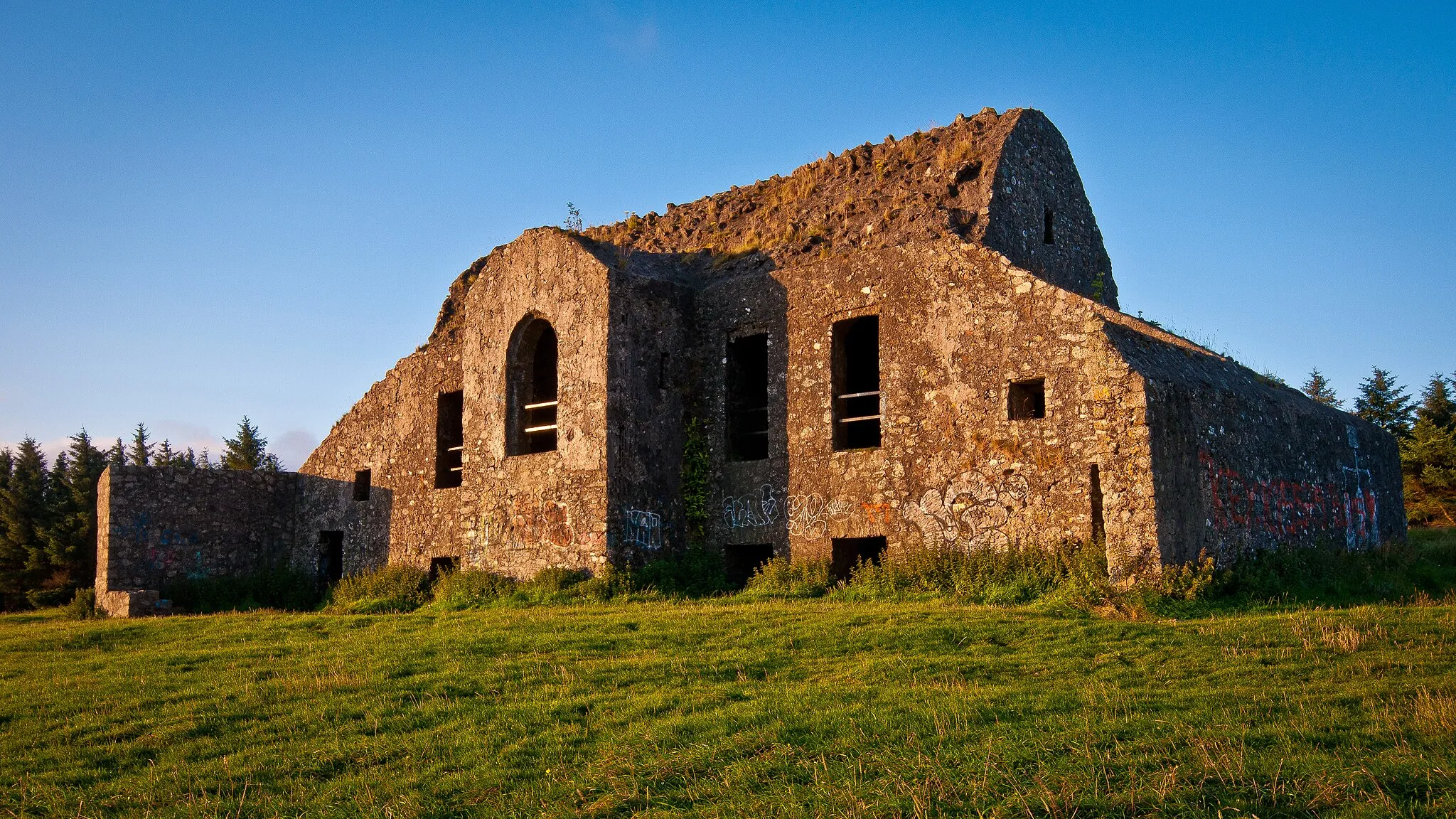 Photo showing: Dawn at the Hell Fire Club, Dublin.