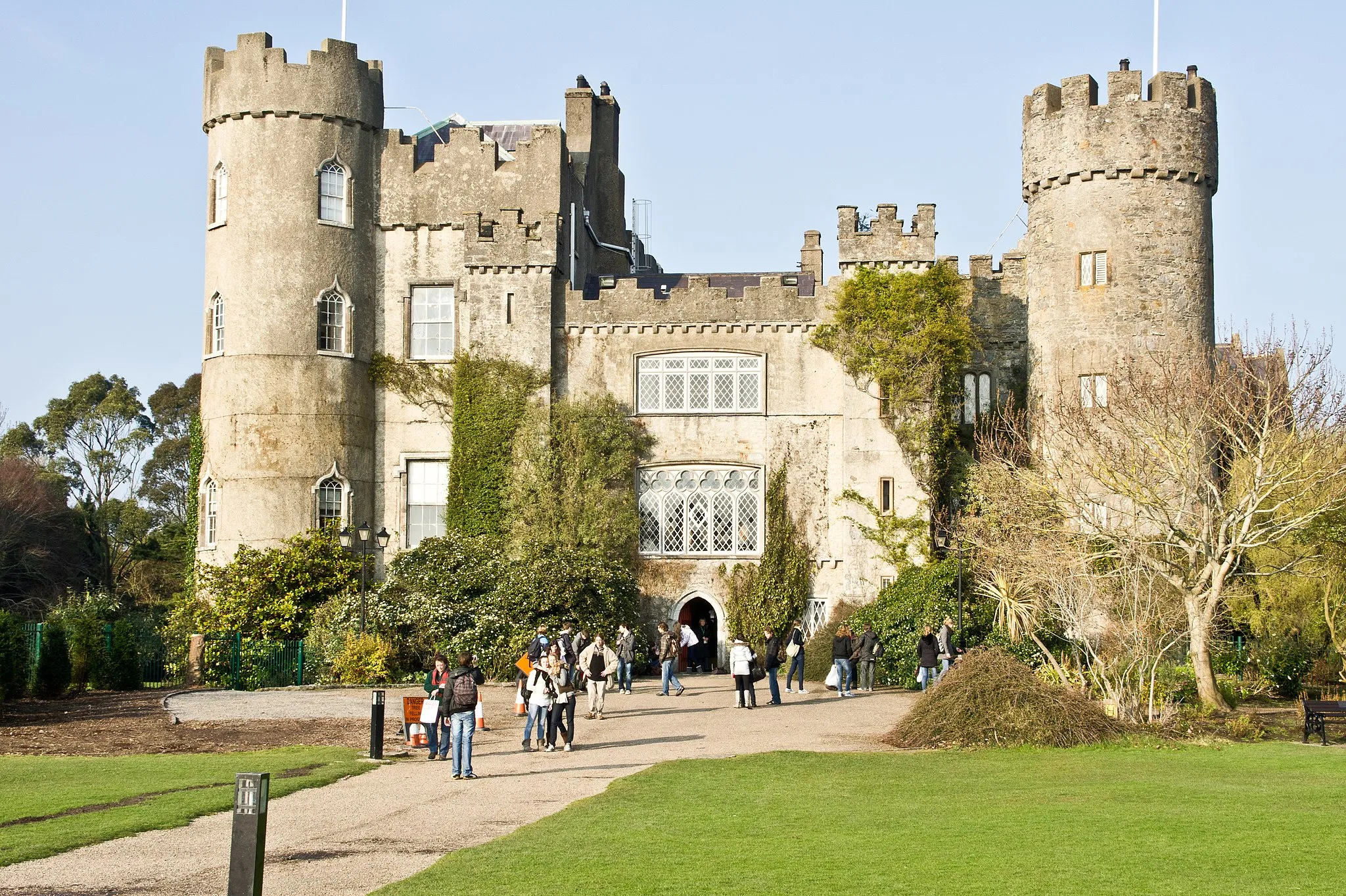 Photo showing: Malahide Castle, Dublin