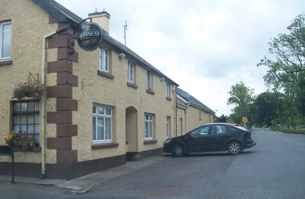 Photo showing: Flynn's Bar, Ballynahown
