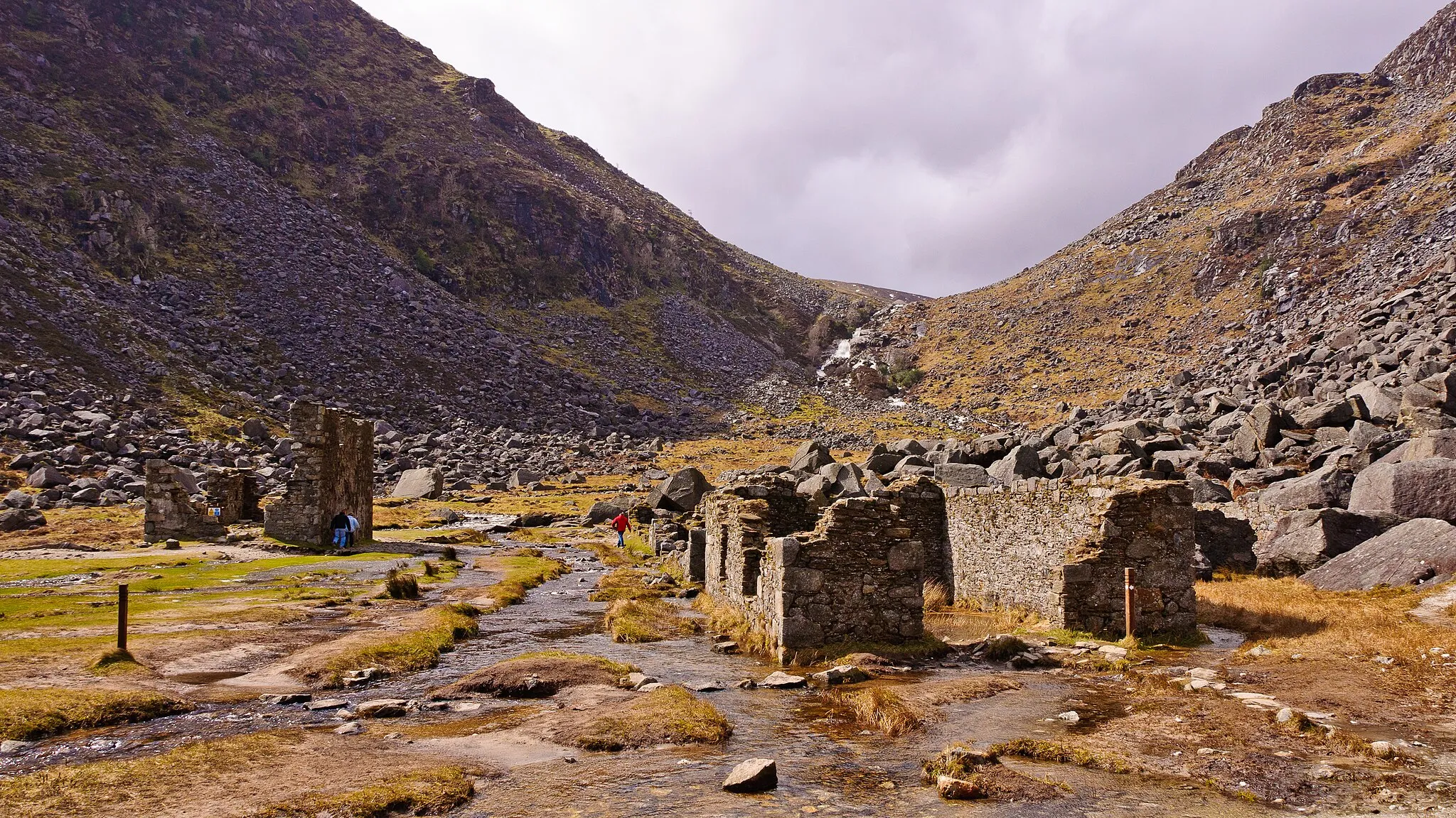 Photo showing: The ruined miners' village in Glendalough, County Wicklow, Ireland