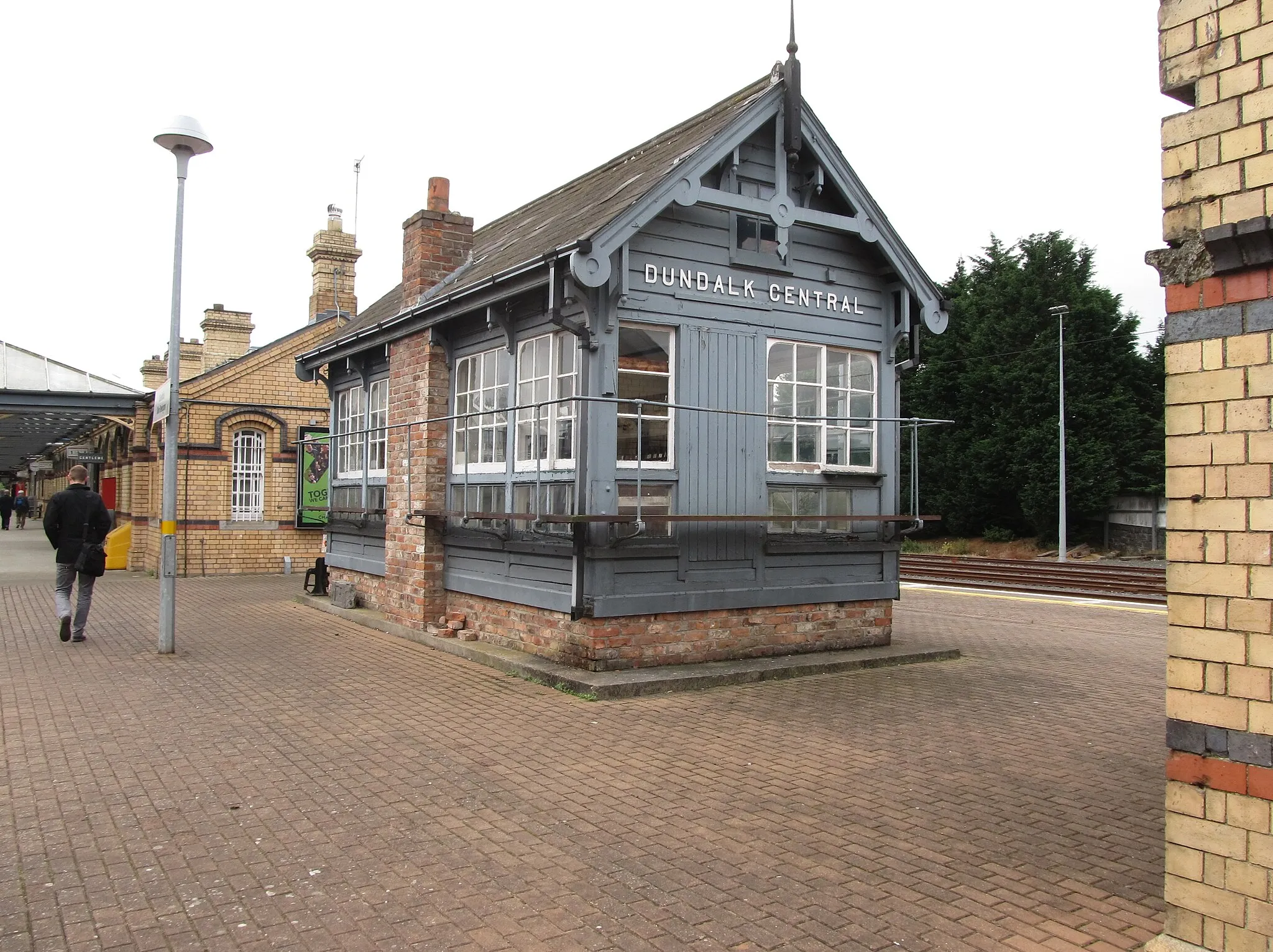 Photo showing: The old Dundalk Central Signal Box at Dundalk Clarke Station