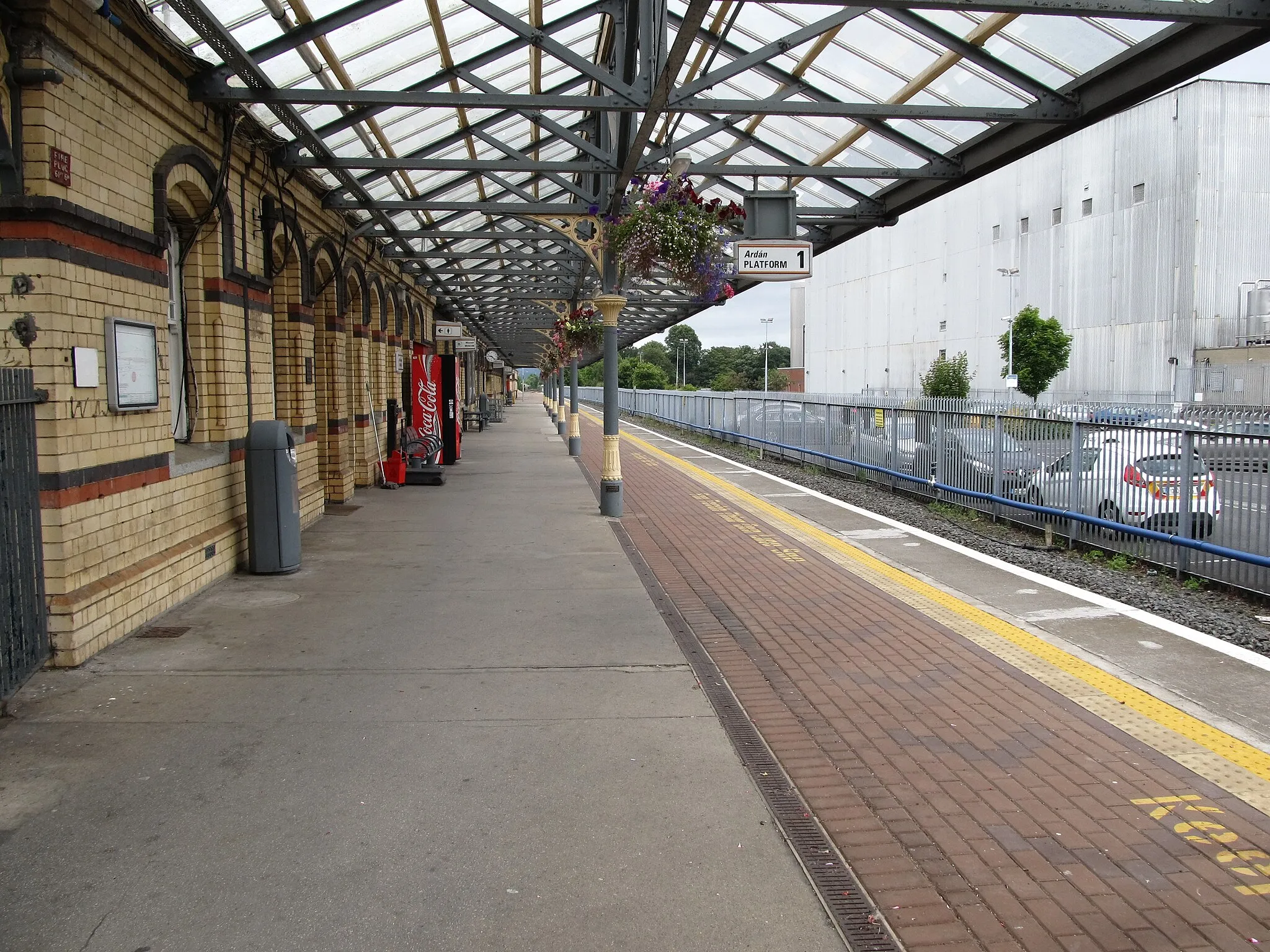 Photo showing: The southern end of Platform 1 at Clarke Station, Dundalk
