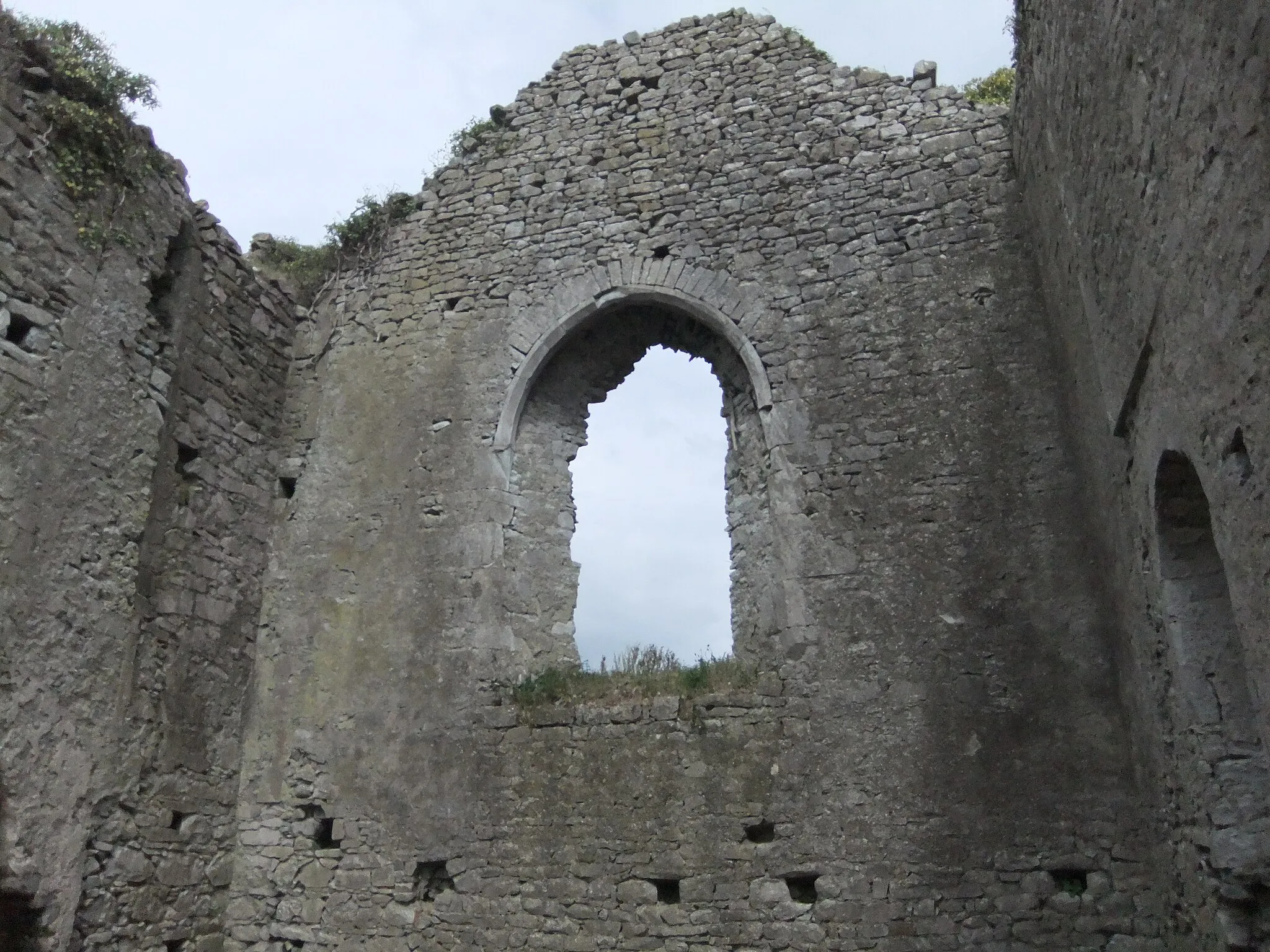 Photo showing: Ballyboggan Priory (Monastery) ruins