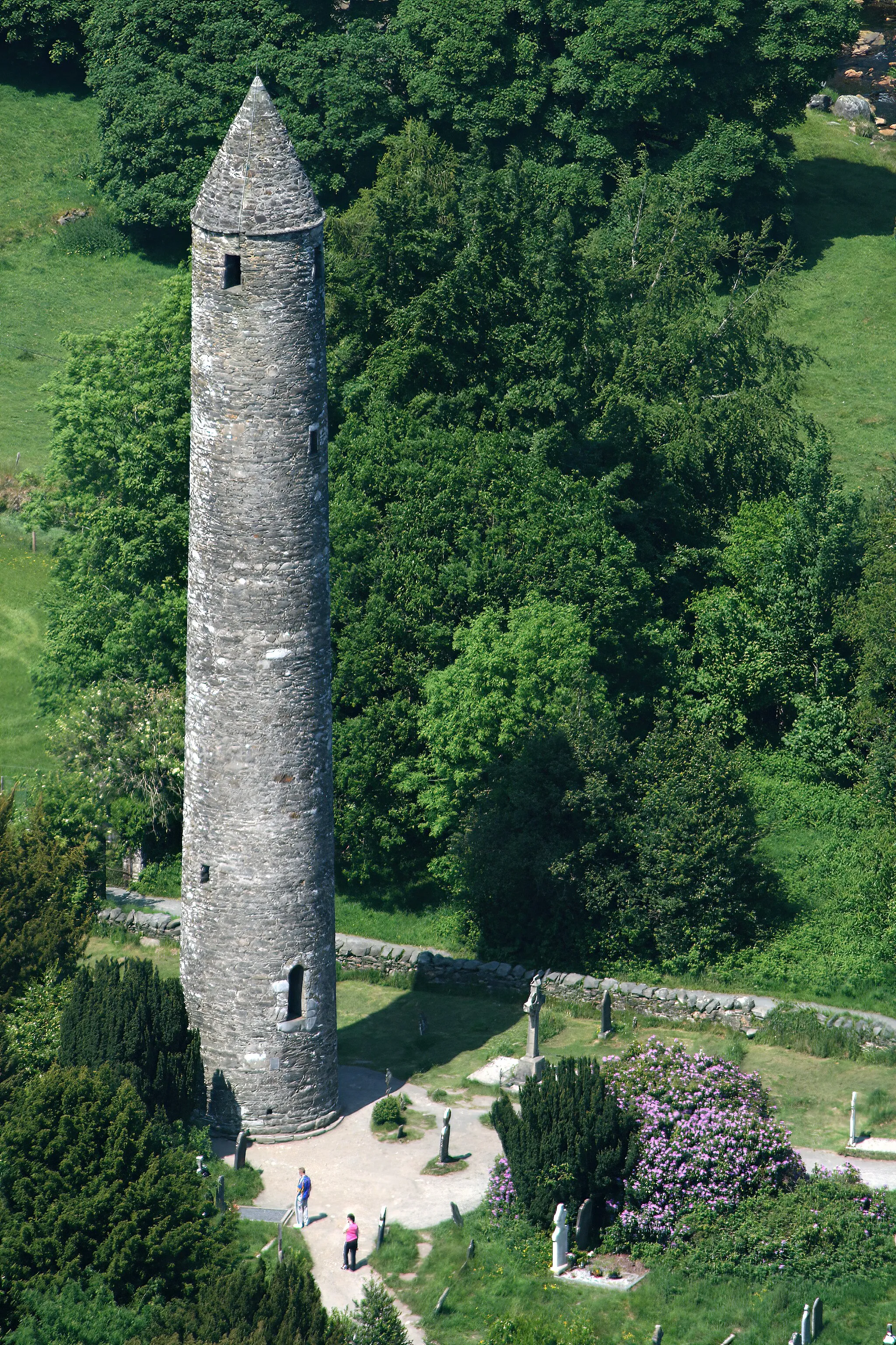 Photo showing: Round Tower in Glendalough, Wicklow Mountains, Ireland