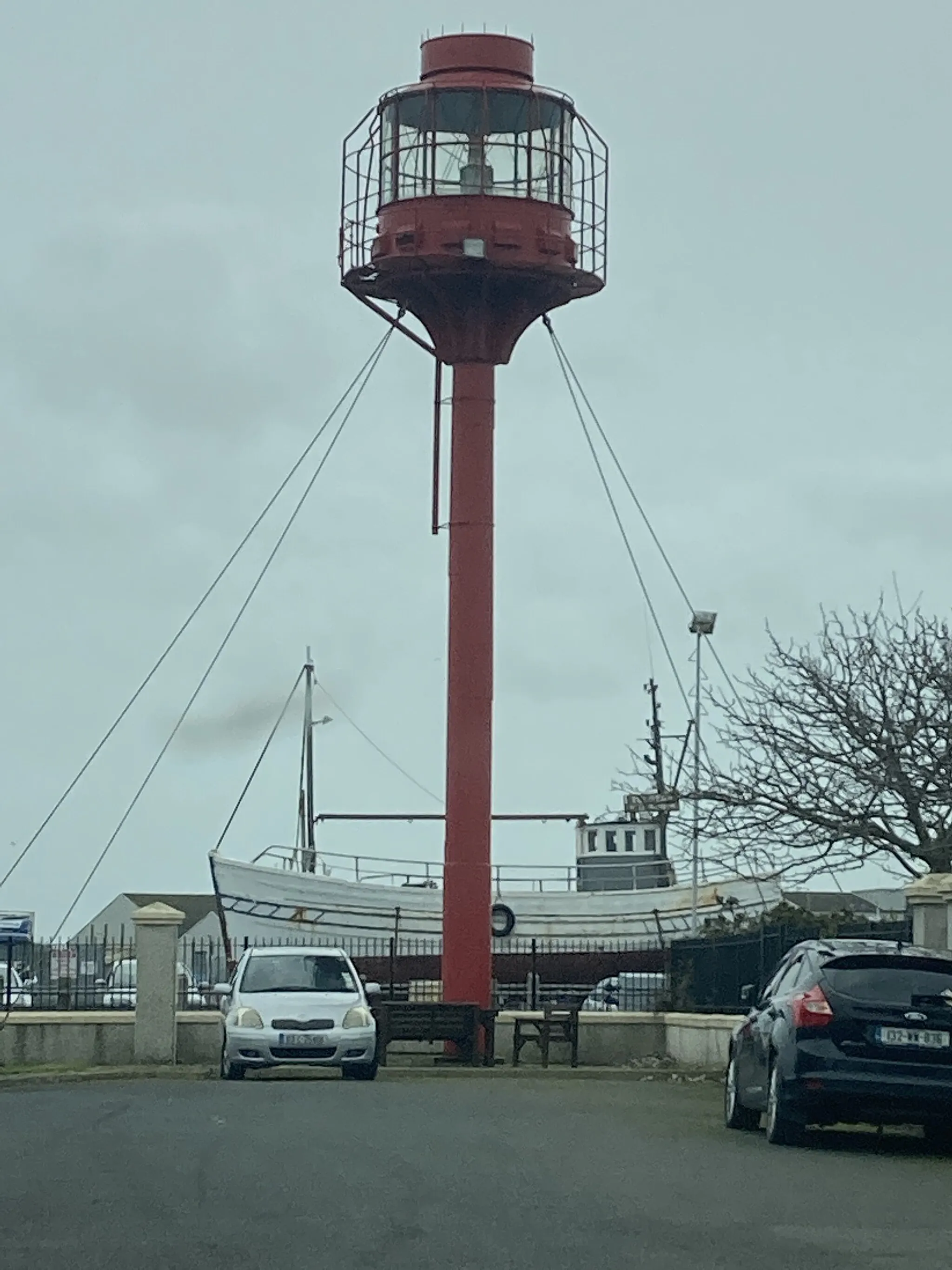 Photo showing: Arklow, Arklow harbour beacon.