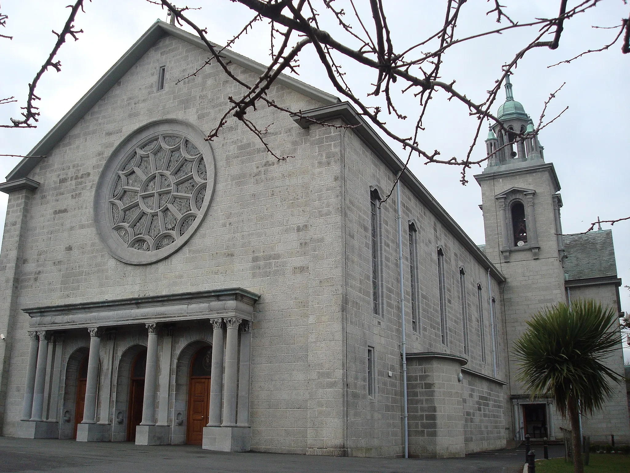 Photo showing: Church of St. Therese, Mount Merrion, Dublin
