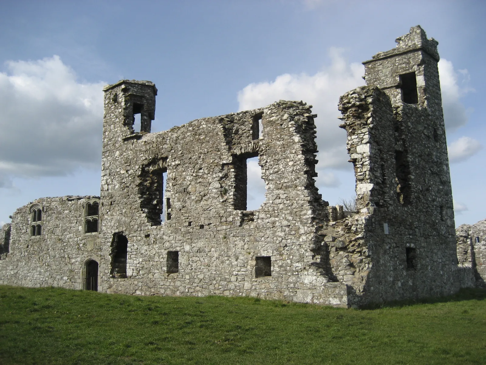 Photo showing: Hill of Slane ruins