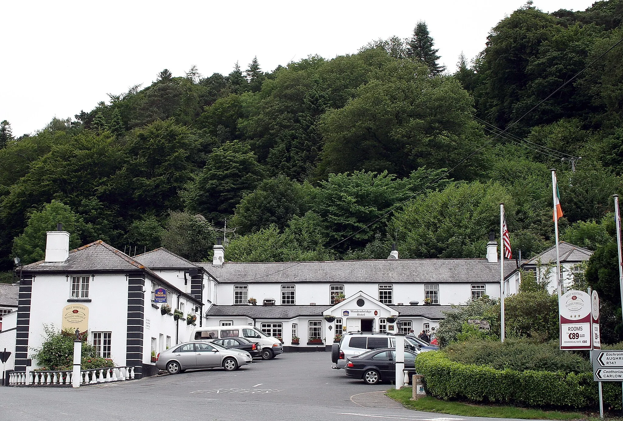 Photo showing: Hotel at Woodenbridge, County Wicklow, claimed to be the oldest still in business in Ireland (1608)