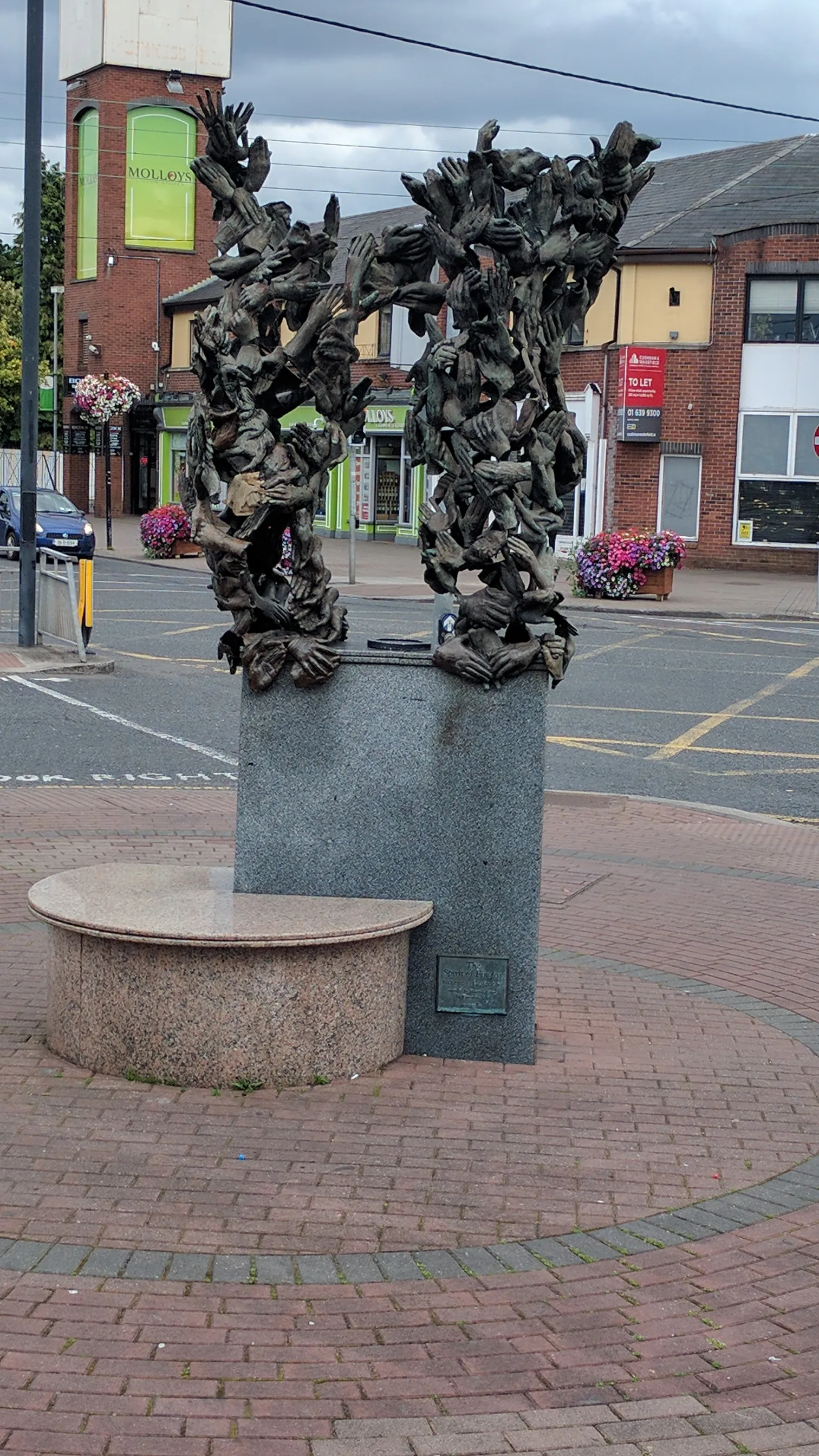 Photo showing: Spirit of Finglas, Dublin. Hands sculpture, 1991.