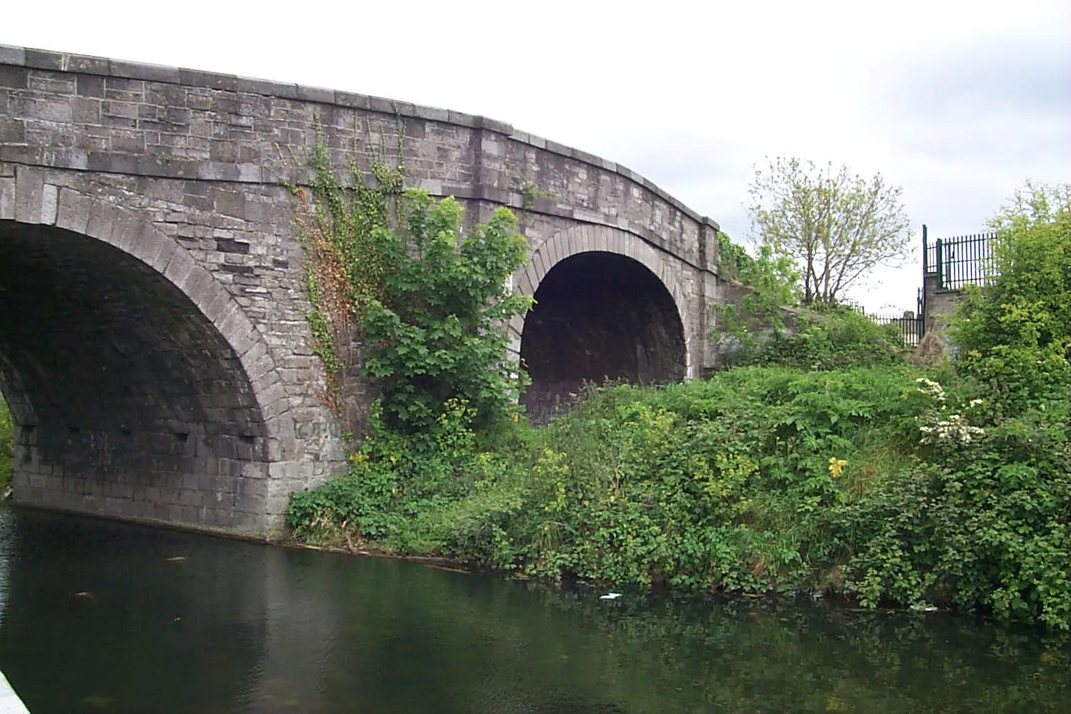 Photo showing: Brougham Bridge in Central Dublin.