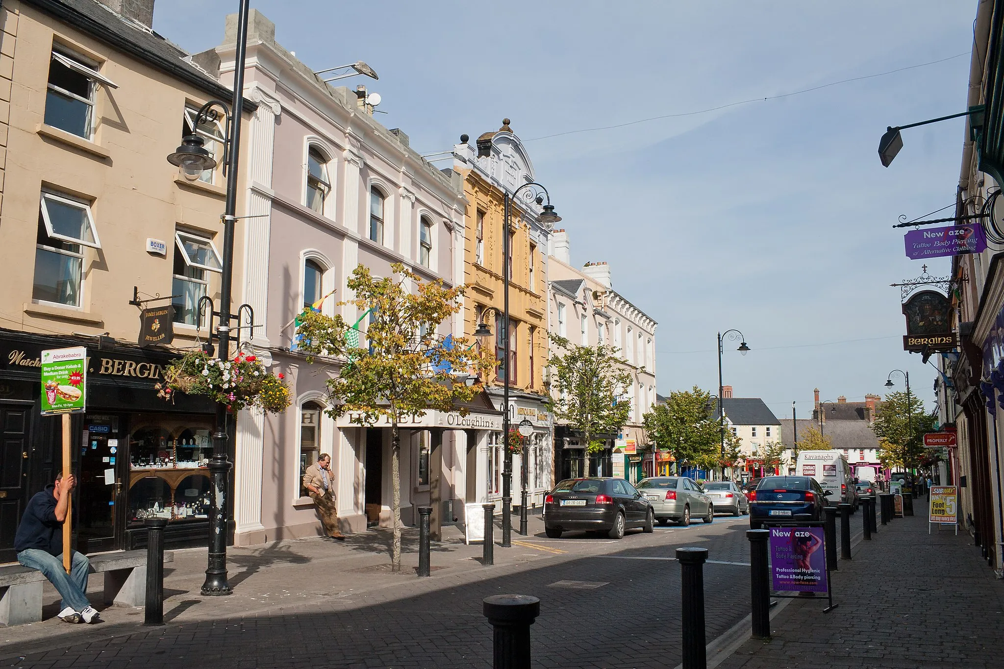 Photo showing: Main Street of Portlaoise, looking north-east.