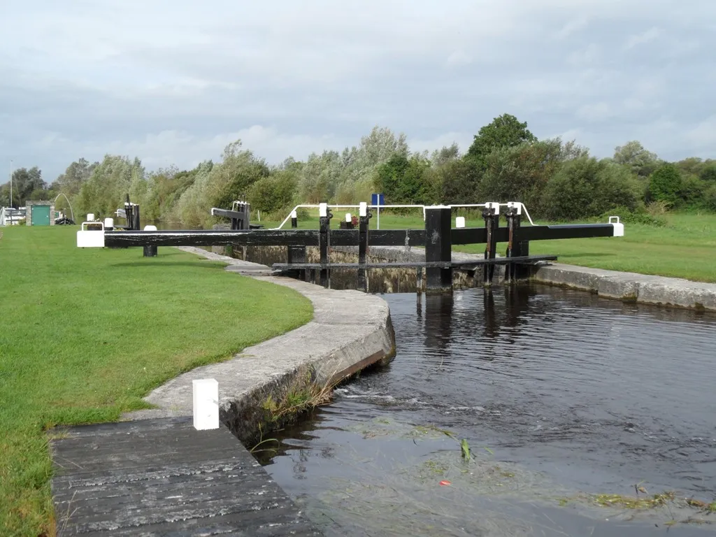 Photo showing: 36th Lock on the Grand Canal in Shannon Harbour, Co. Offaly