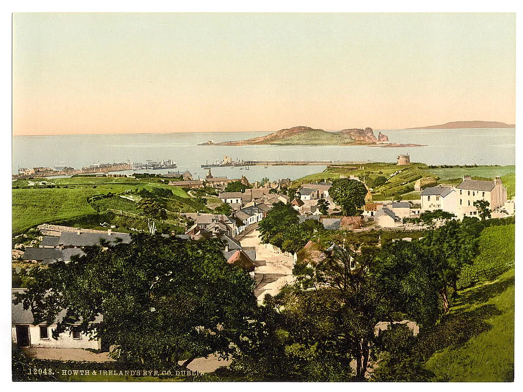 Photo showing: Fin de siècle postcard of Howth and Ireland's Eye in County Dublin, Ireland.