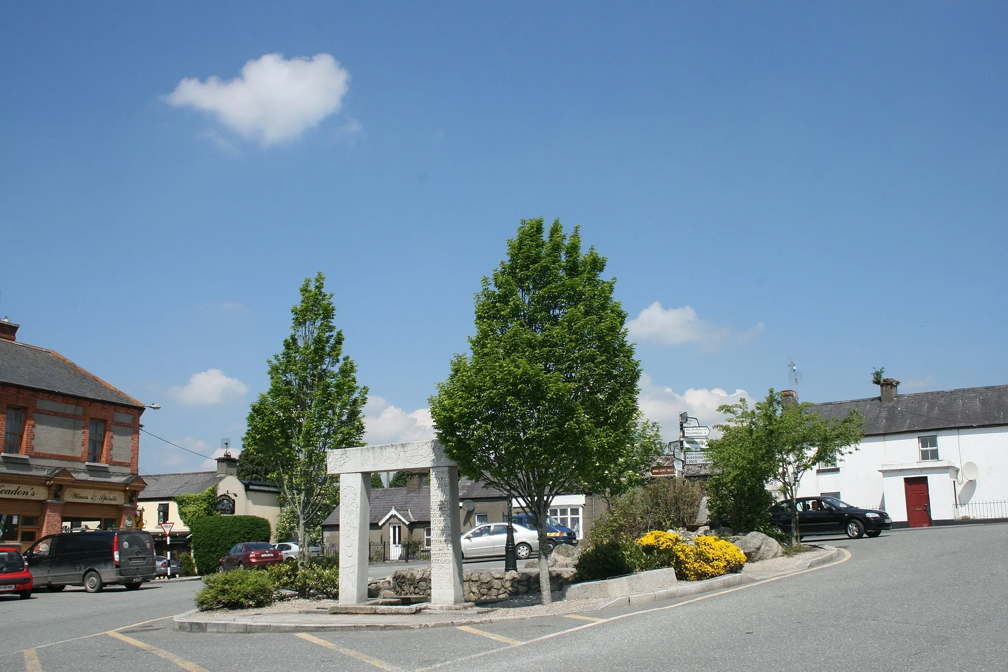 Photo showing: Ballymore Eustace, town centre